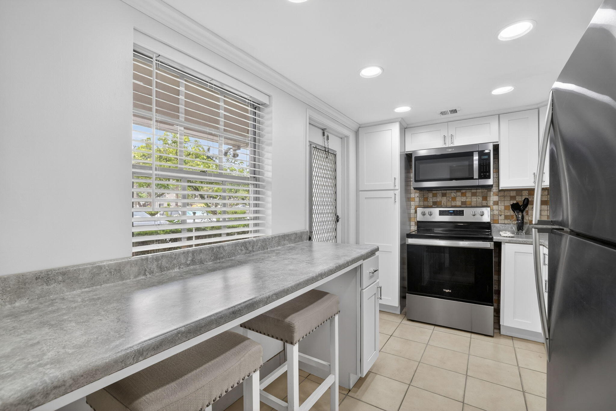 NO 10 PALM-AIRE COUNTRY CLUB - Residential