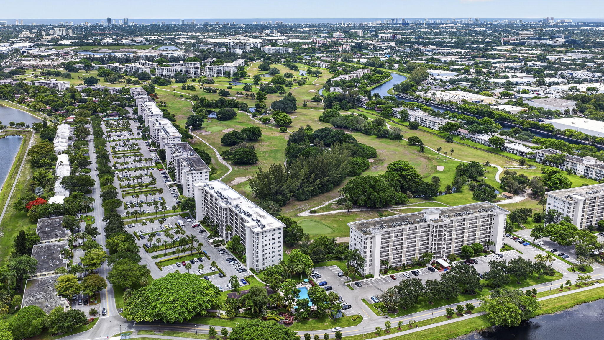 NO 10 PALM-AIRE COUNTRY CLUB - Residential