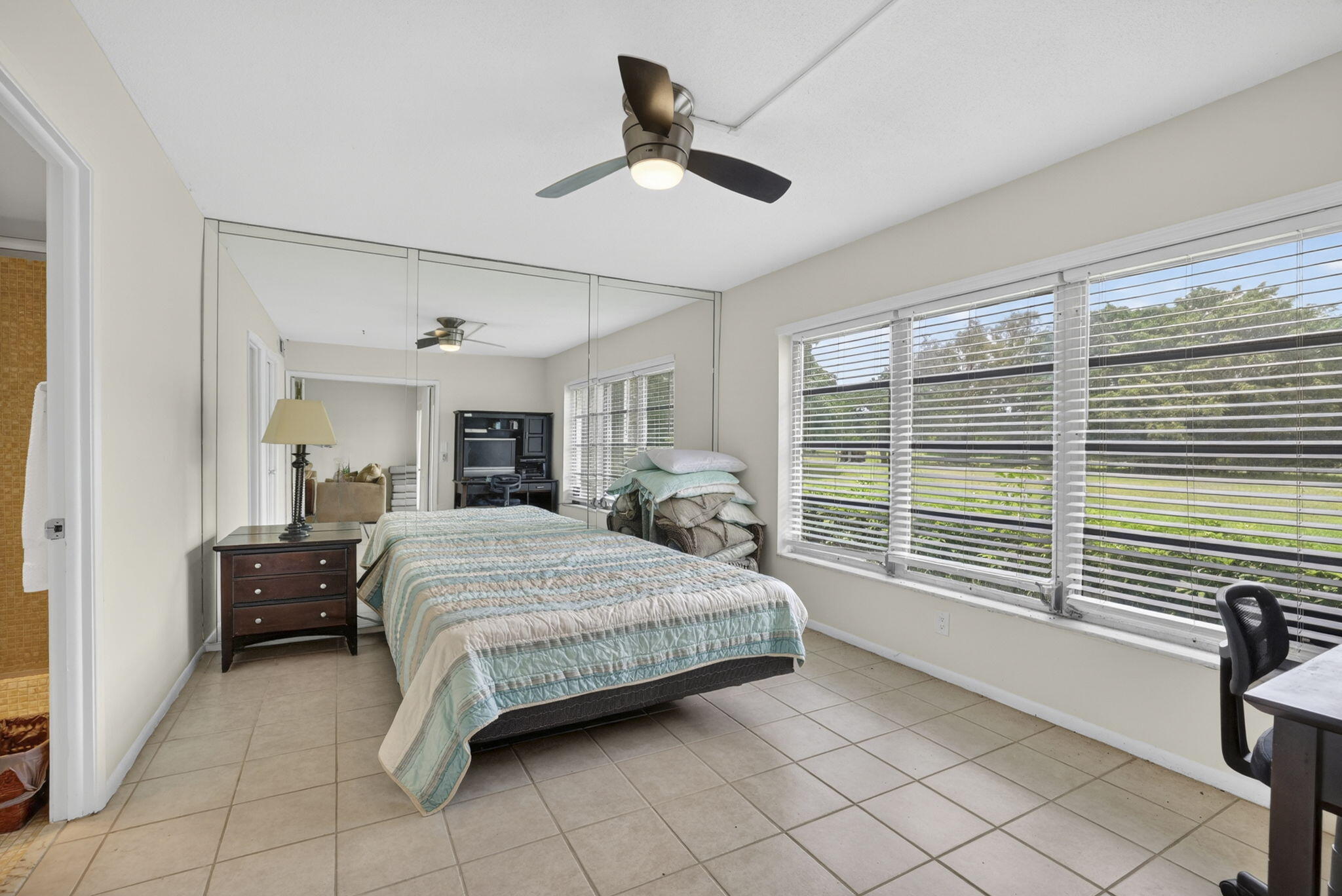 NO 10 PALM-AIRE COUNTRY CLUB - Residential