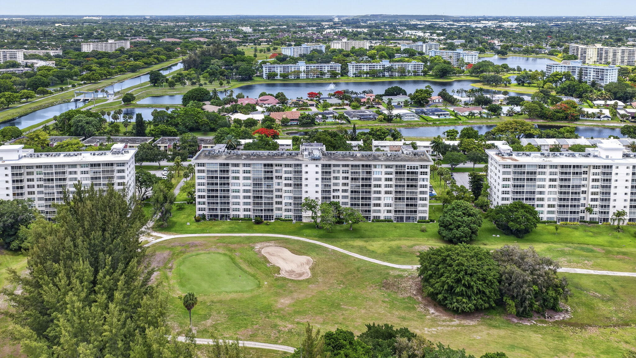 NO 10 PALM-AIRE COUNTRY CLUB - Residential