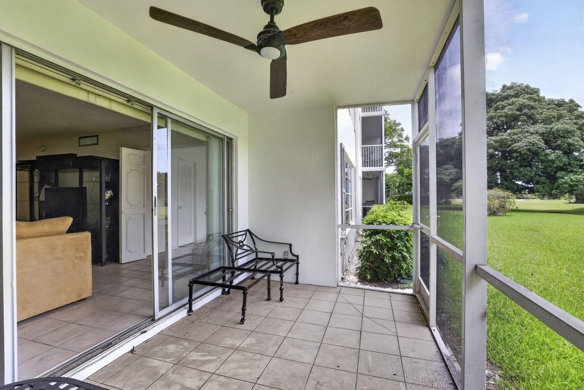 NO 10 PALM-AIRE COUNTRY CLUB - Residential