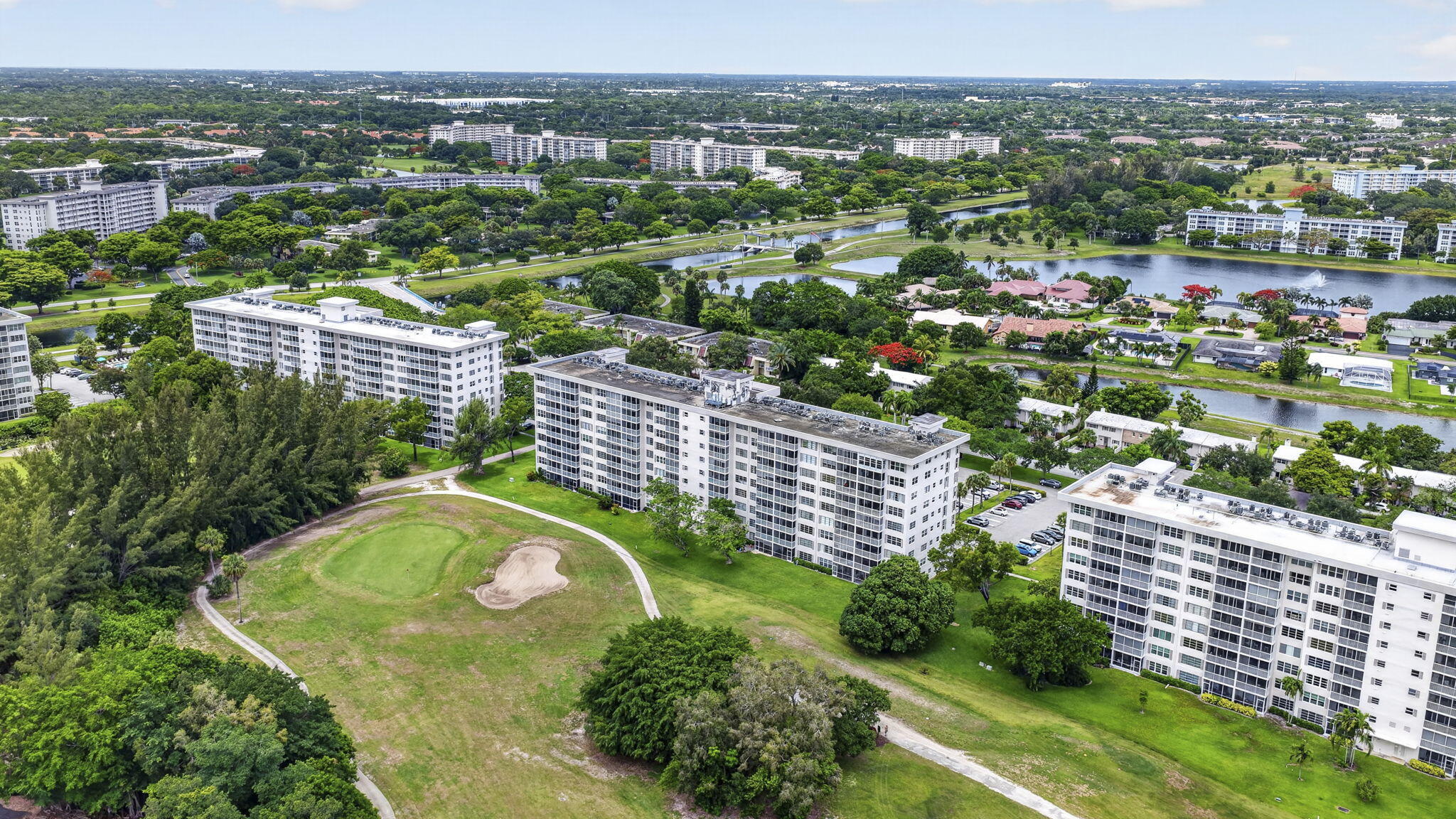 NO 10 PALM-AIRE COUNTRY CLUB - Residential