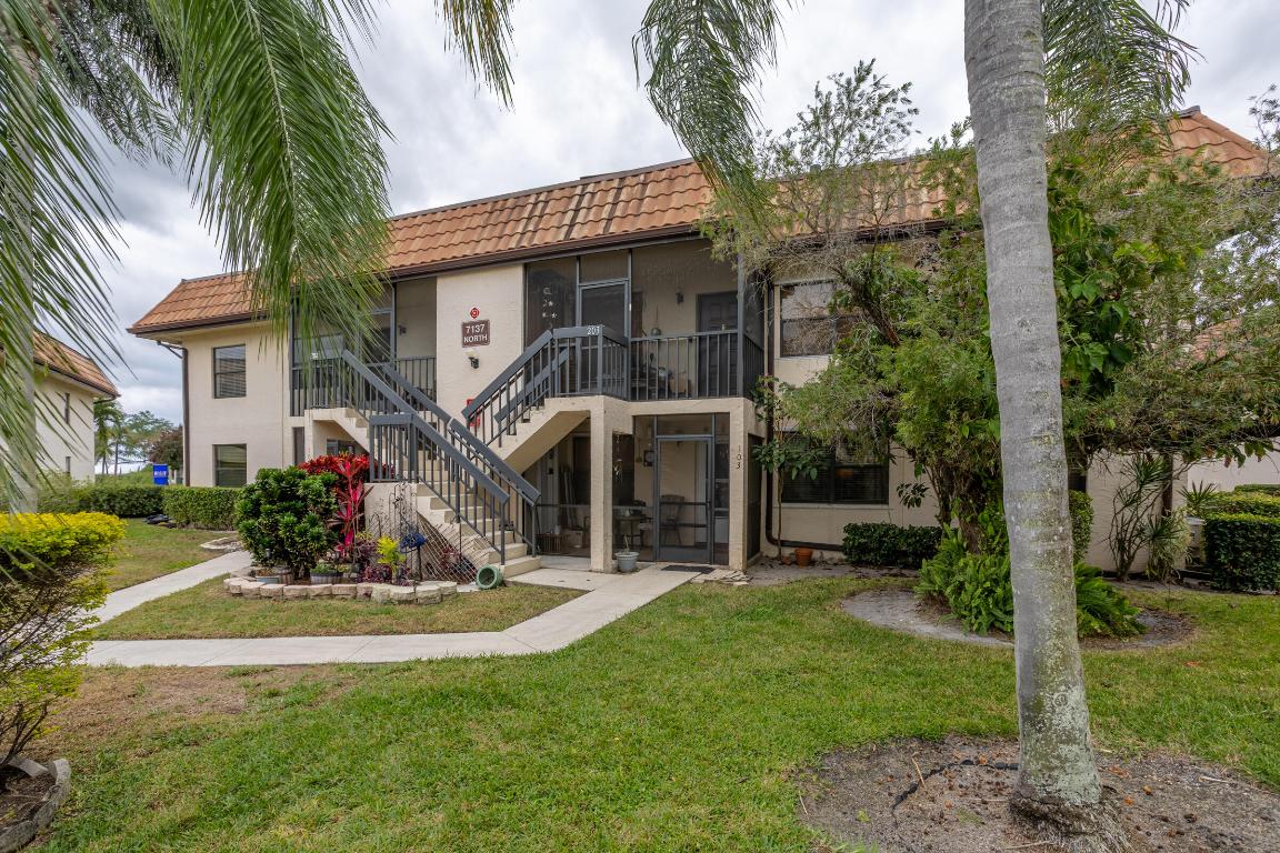 2 bedroom 2 bath condo in Lucerne Lakes Golf Colony. Great location with easy access to shopping, schools, beaches, highways and airports.  This building is not age restricted.