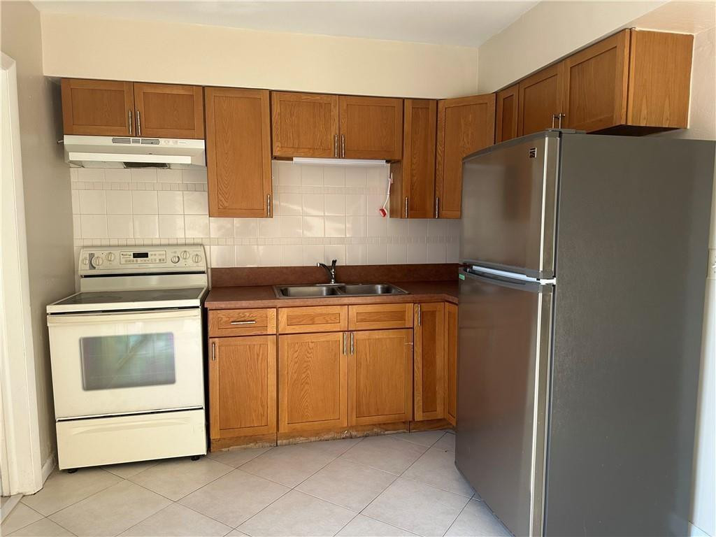 CORAL HEIGHTS - Residential Income