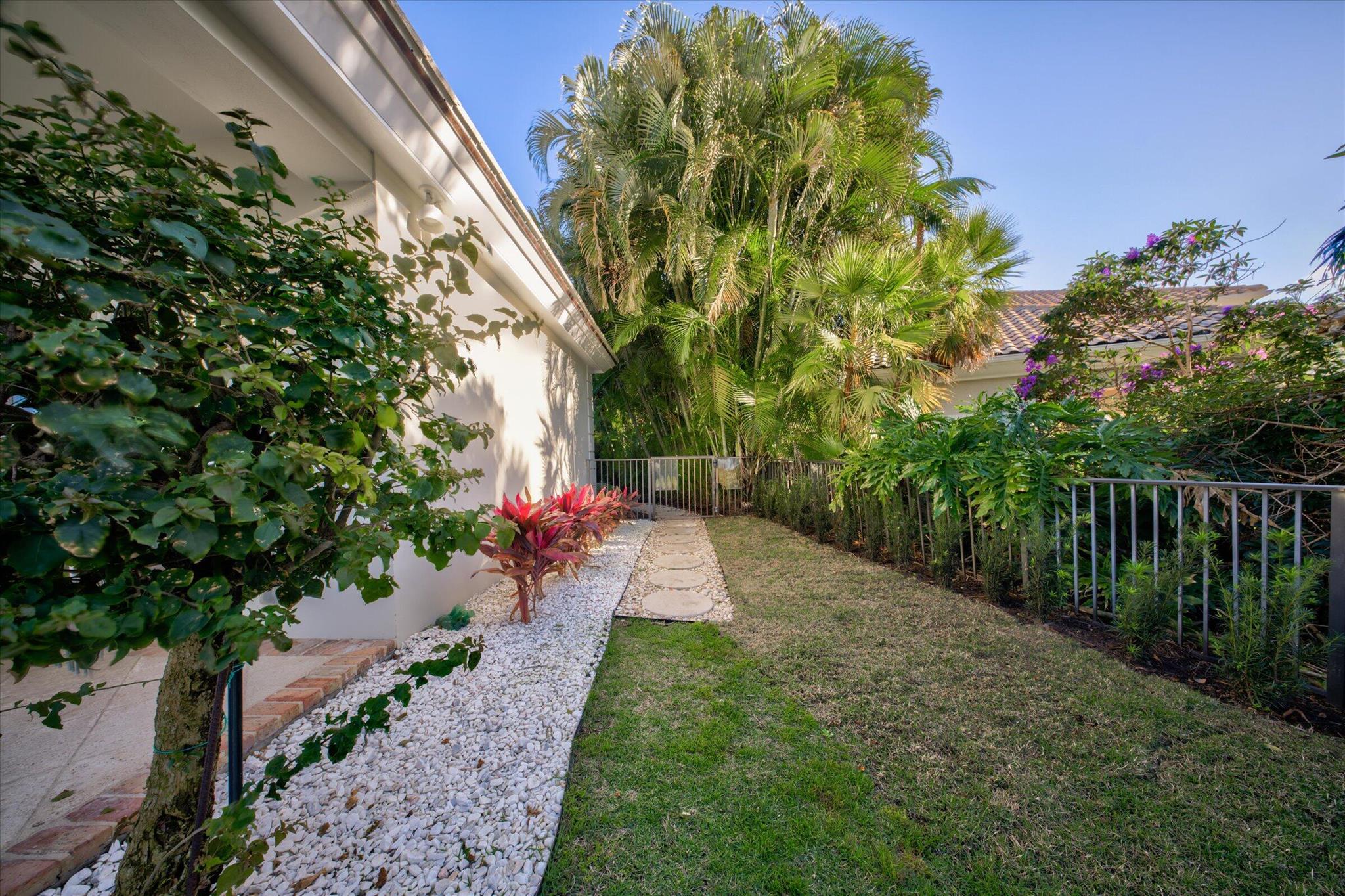 LOXAHATCHEE CLUB AT MAPLEWOOD 5 PH 2 - Residential