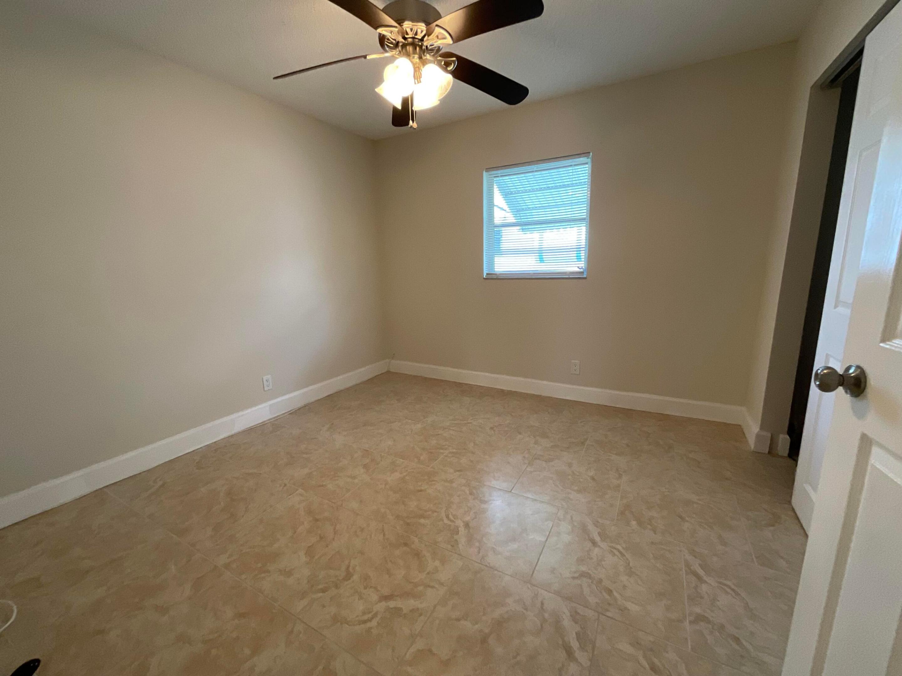 PALM BEACH LEISUREVILLE SEC 10 - Residential