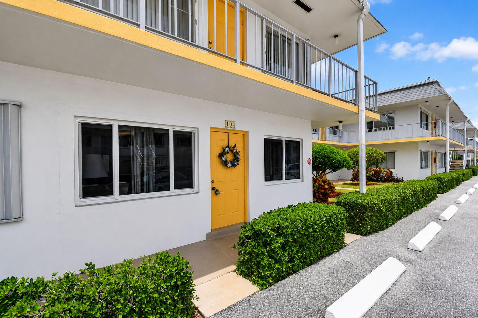 MURRY HILLS APT BLDG CONDO - Residential