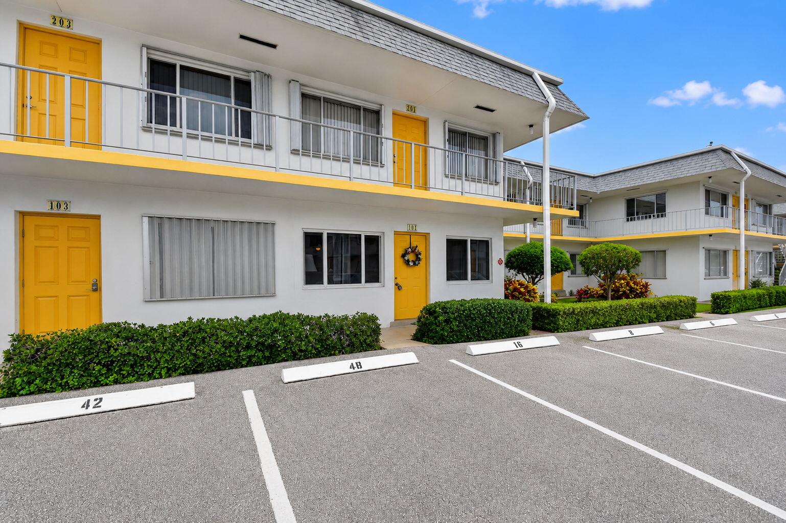 MURRY HILLS APT BLDG CONDO - Residential