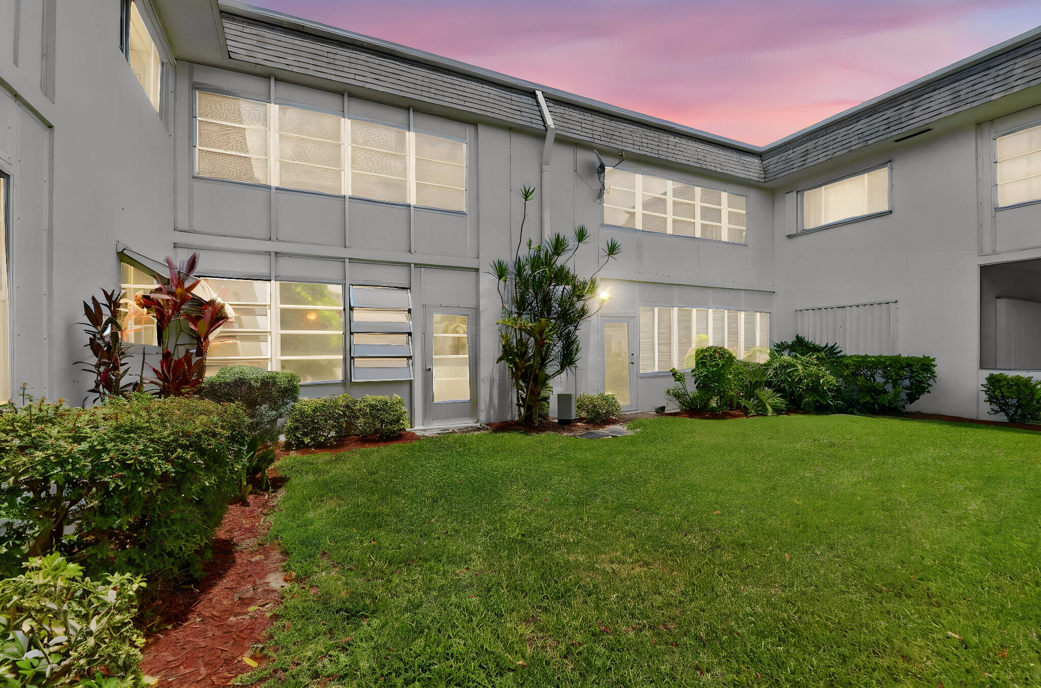 MURRY HILLS APT BLDG CONDO - Residential