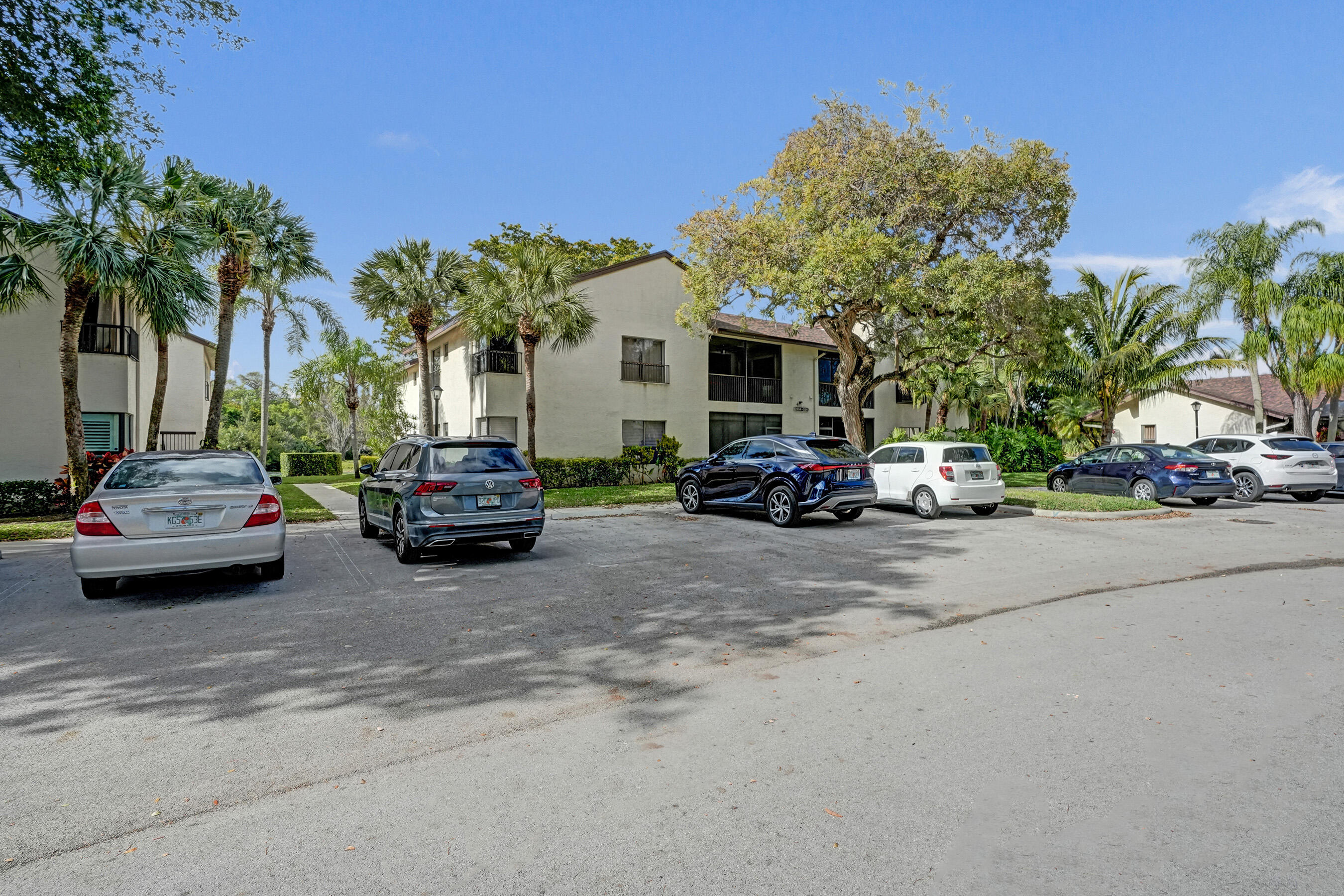 BAYWOOD VILLAGE I-A CONDO - Residential