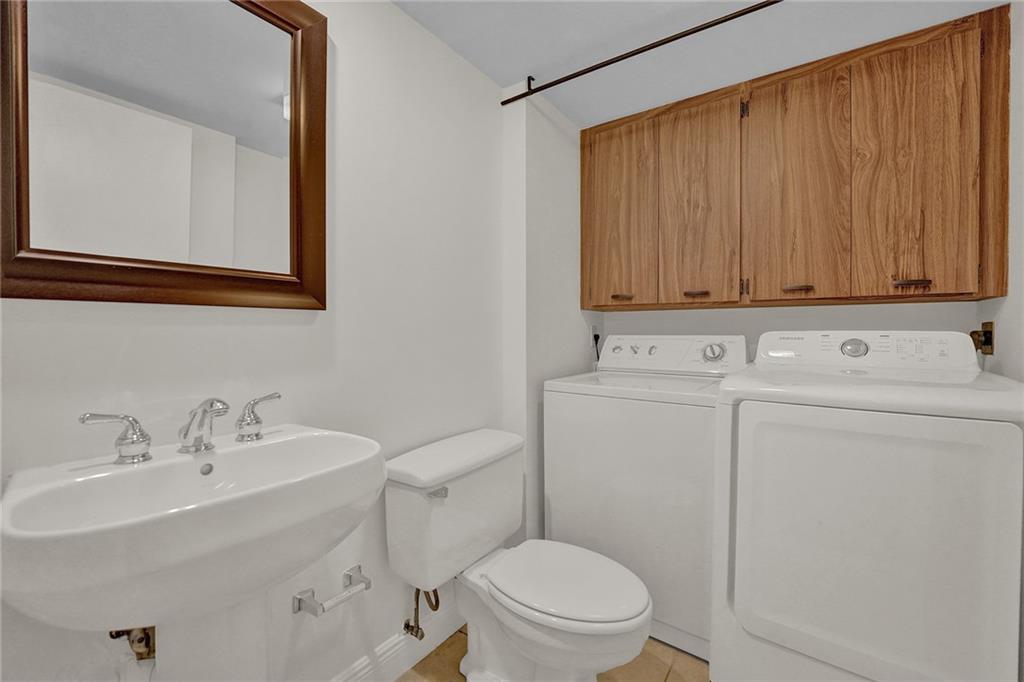 VILLAGE OF SANDALWOOD LKS - Residential