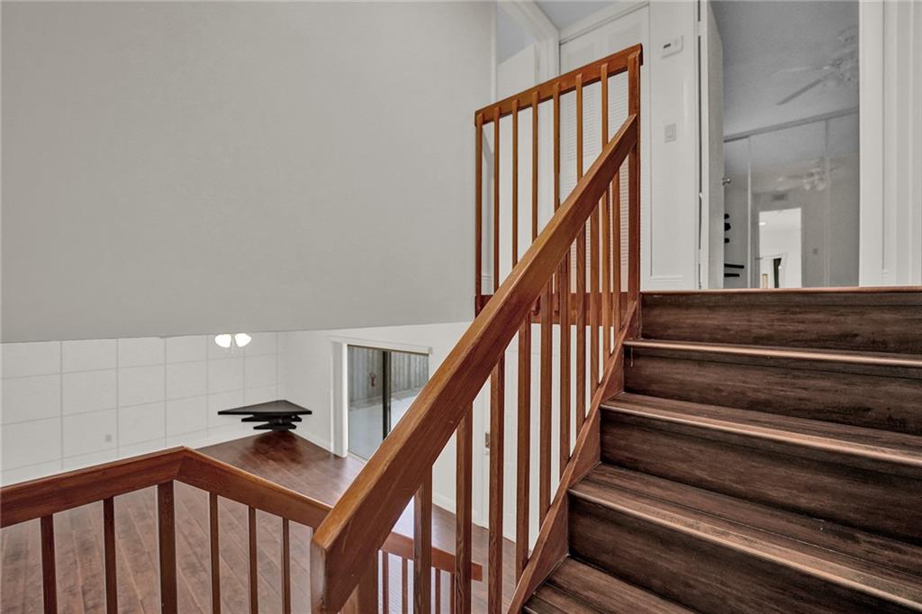 VILLAGE OF SANDALWOOD LKS - Residential