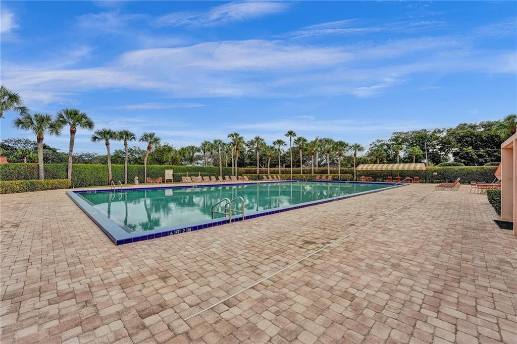 VILLAGE OF SANDALWOOD LKS - Residential