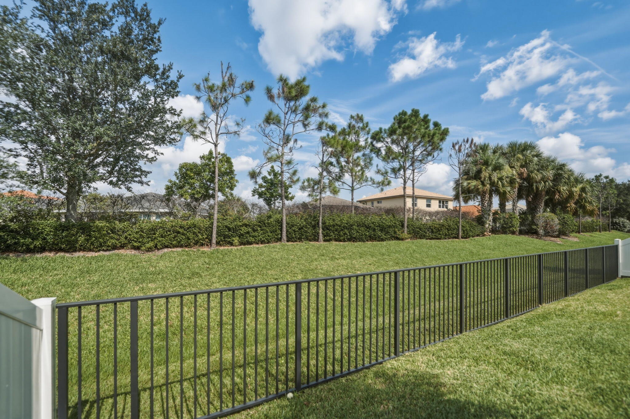 MATTAMY AT SOUTHERN GROVE PLAT 1 REPLAT - Residential