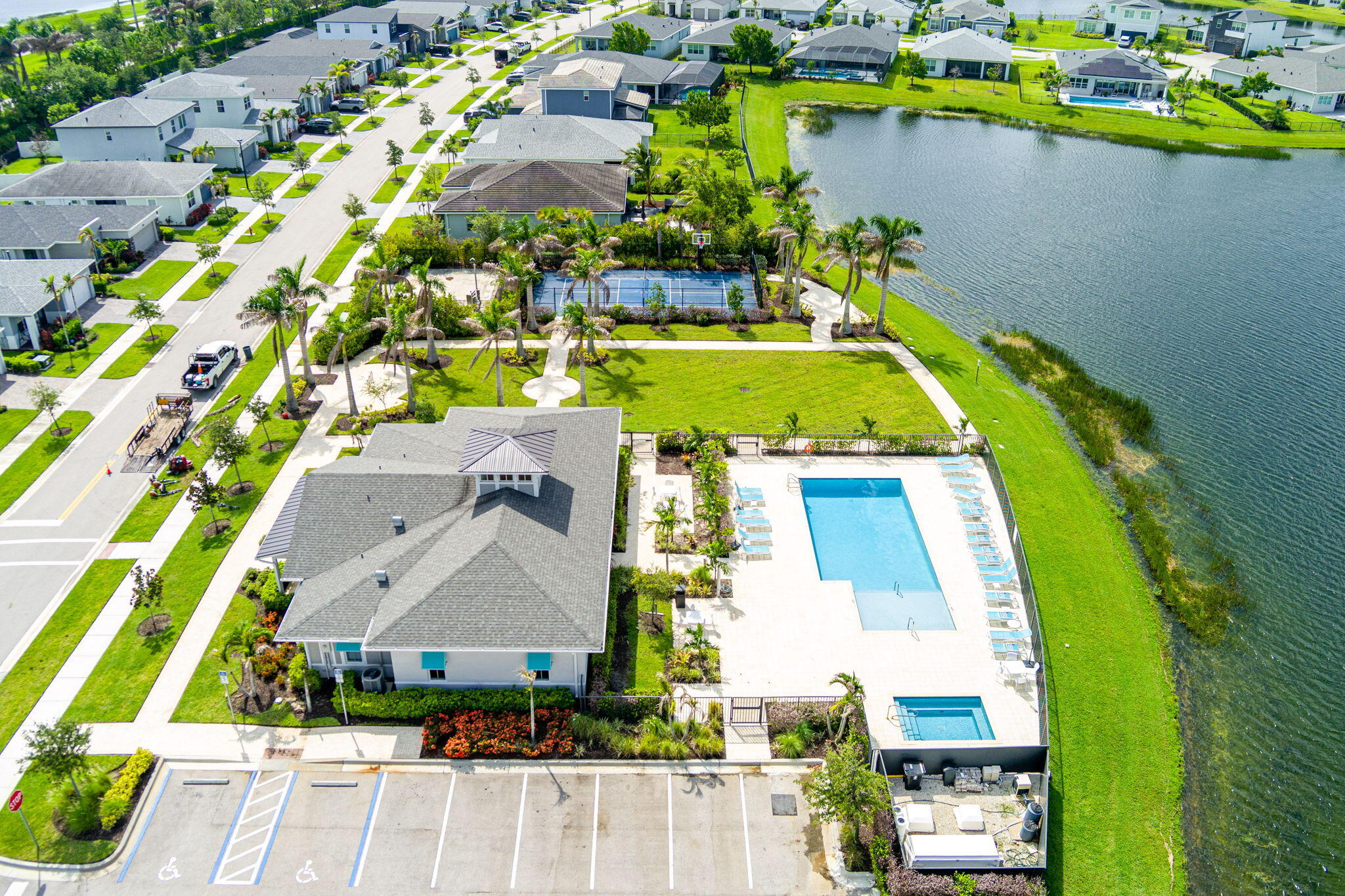 MATTAMY AT SOUTHERN GROVE PLAT 1 REPLAT - Residential