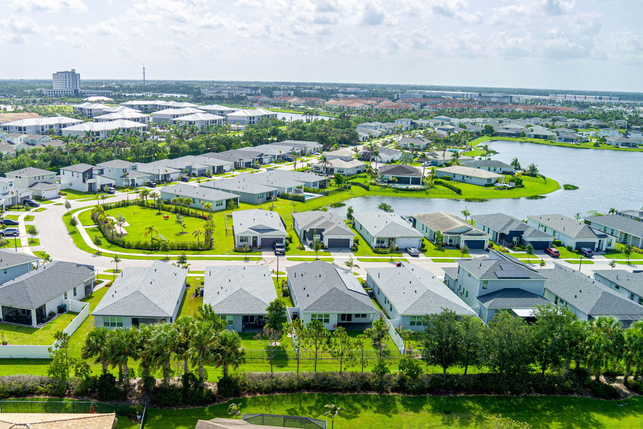 MATTAMY AT SOUTHERN GROVE PLAT 1 REPLAT - Residential