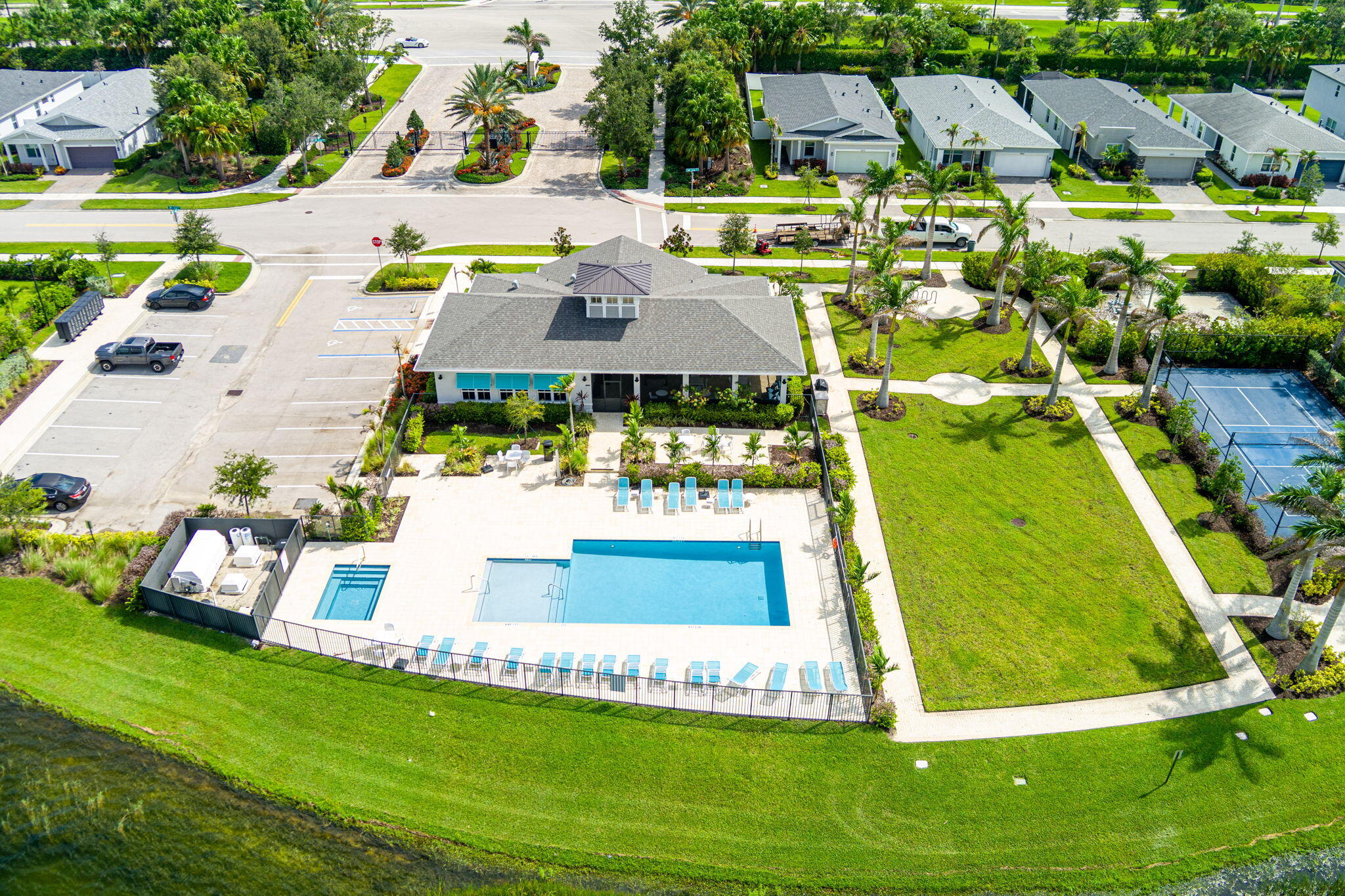 MATTAMY AT SOUTHERN GROVE PLAT 1 REPLAT - Residential
