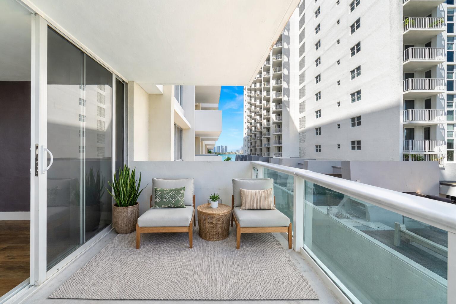 MIRADOR 1200 CONDO - Residential