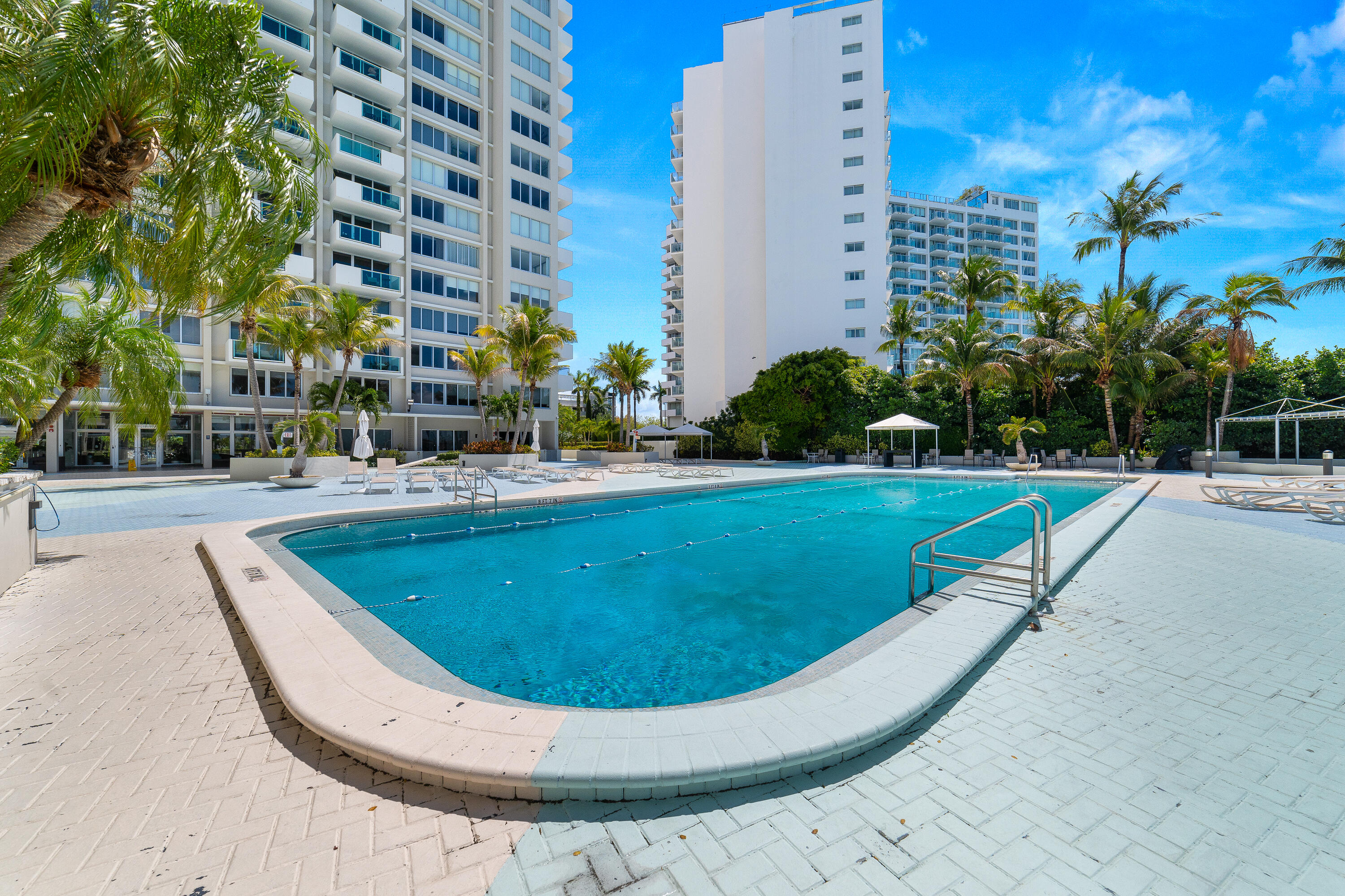 MIRADOR 1200 CONDO - Residential