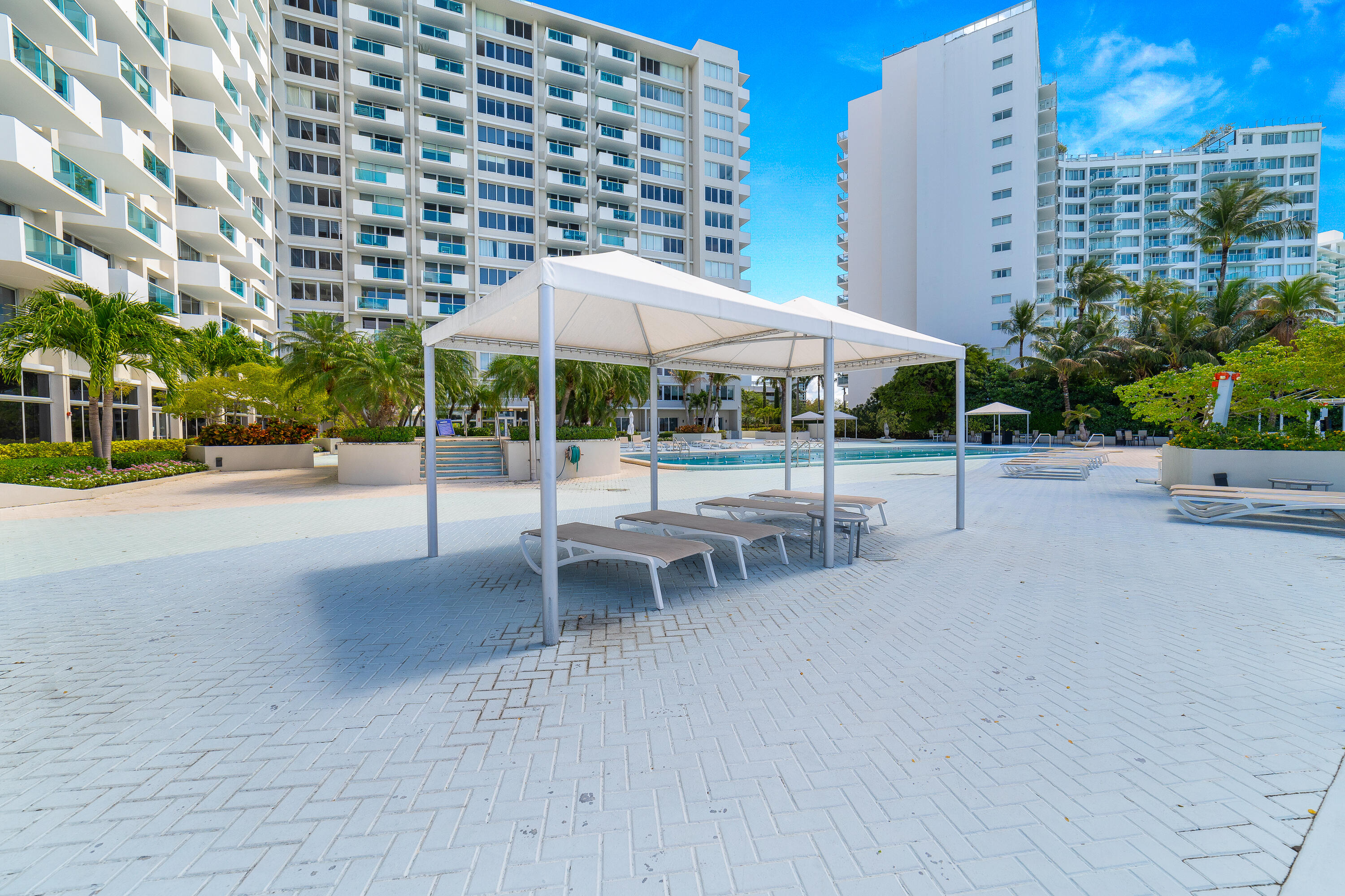 MIRADOR 1200 CONDO - Residential