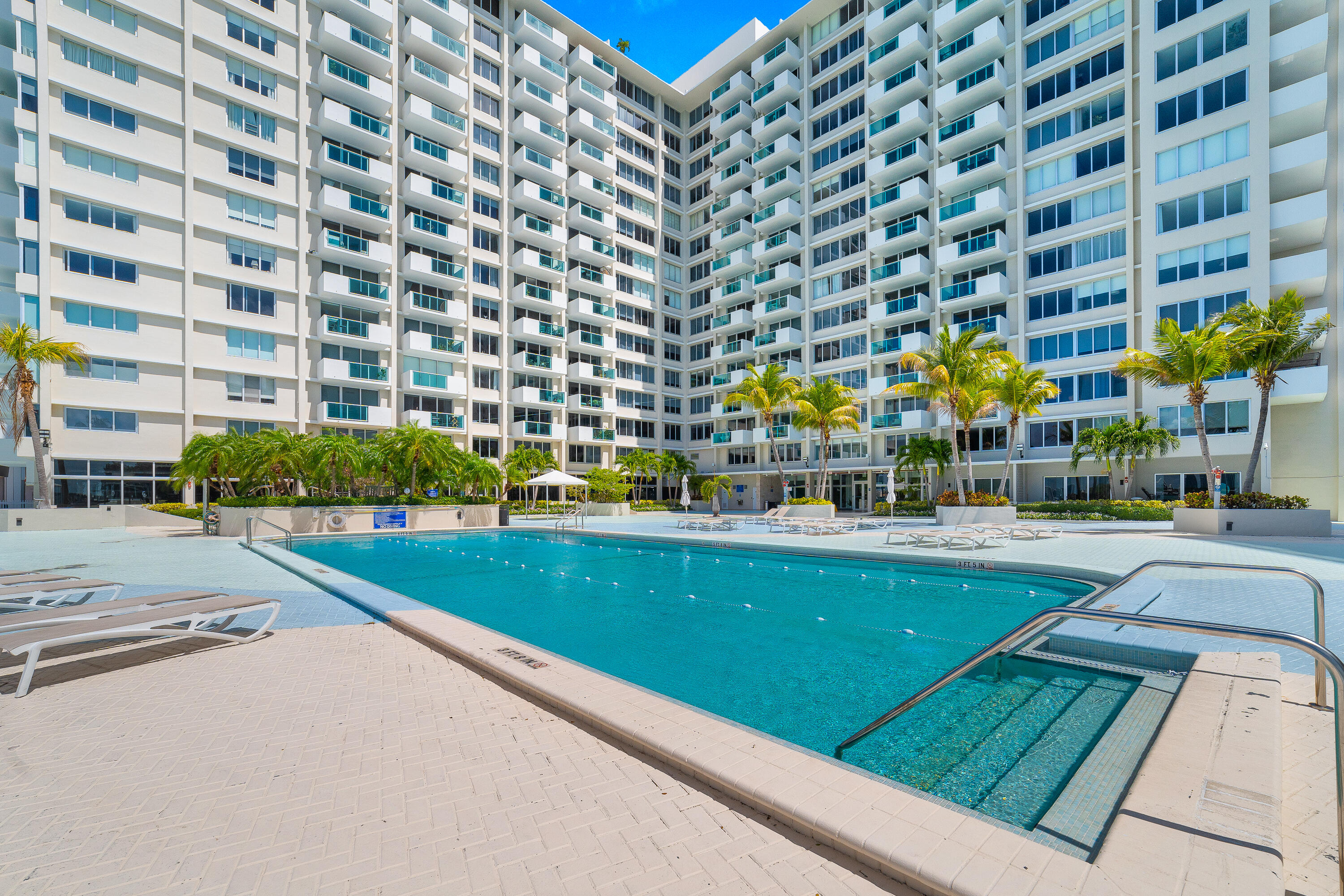 MIRADOR 1200 CONDO - Residential