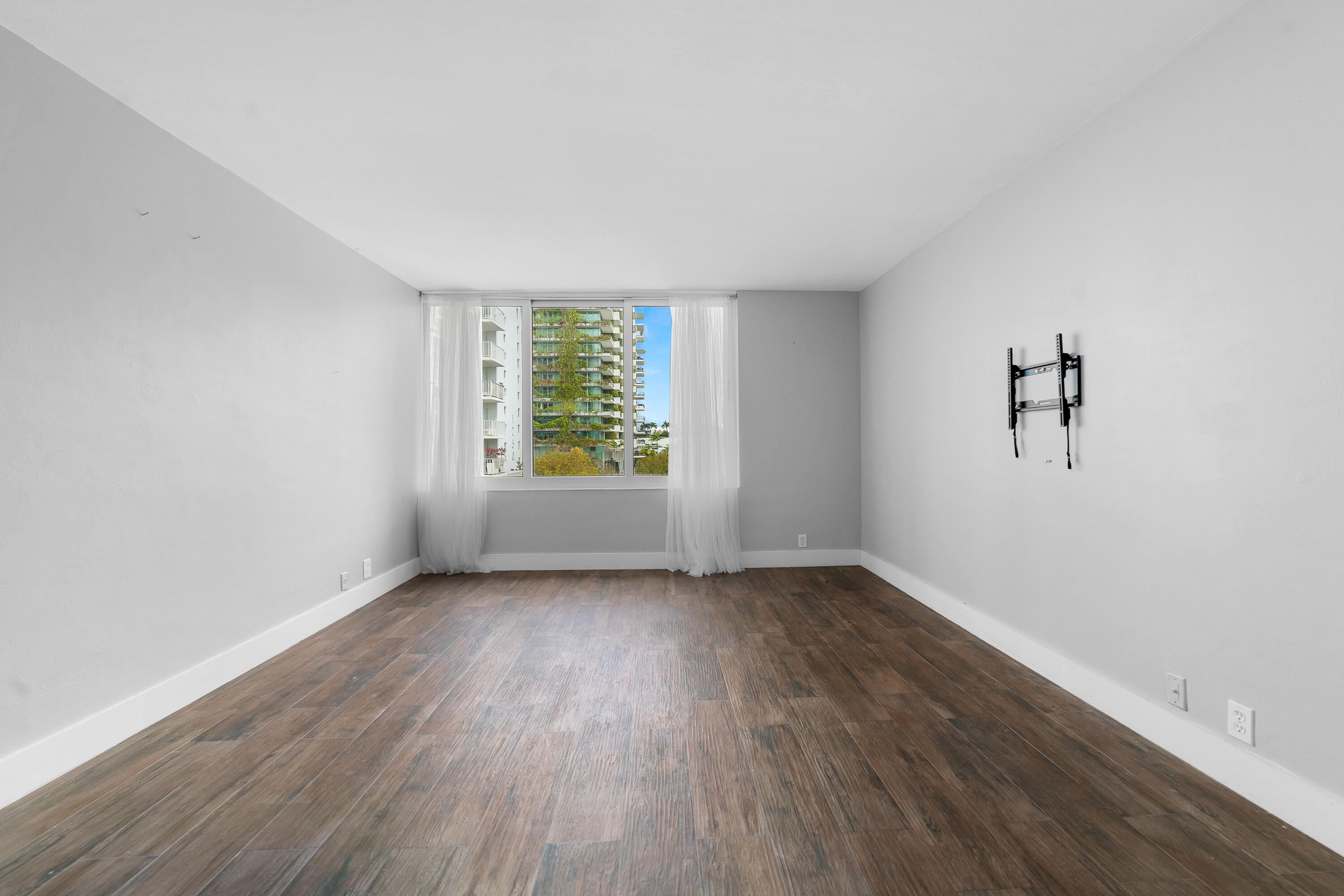 MIRADOR 1200 CONDO - Residential