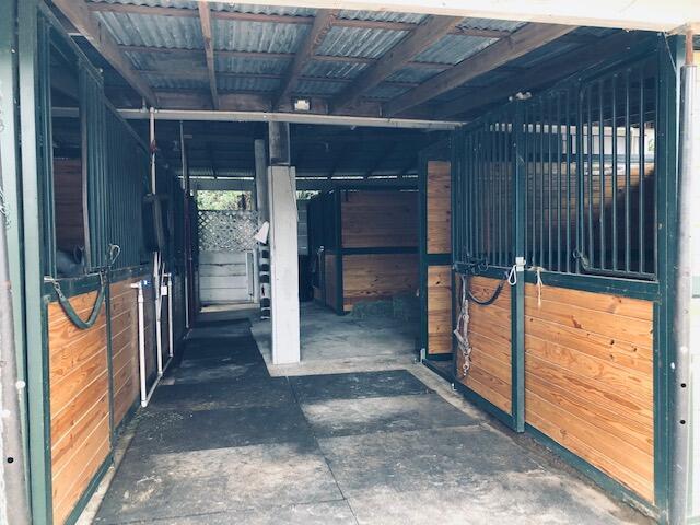 LOXAHATCHEE GROVES - Residential Lease