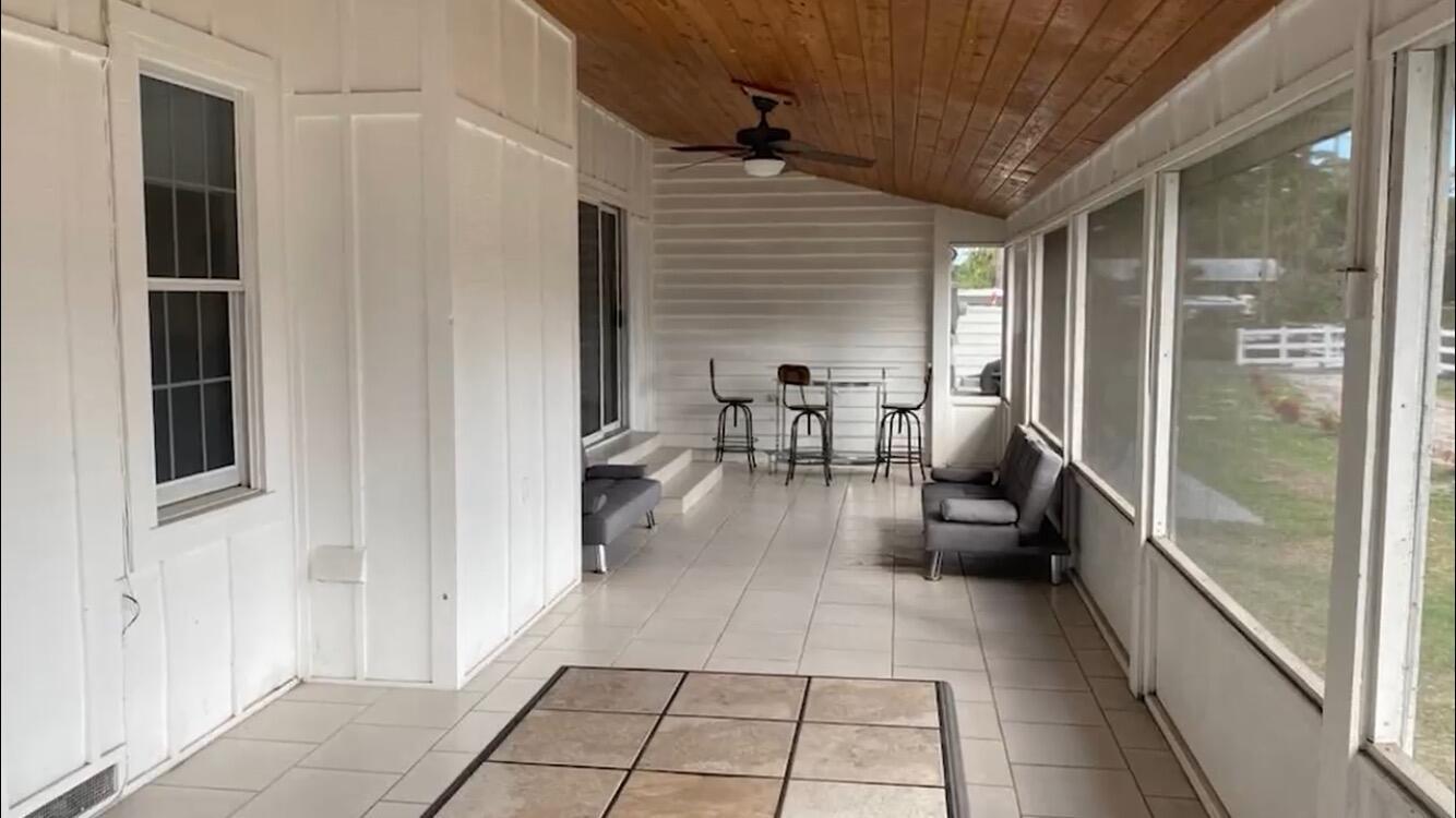 LOXAHATCHEE GROVES - Residential Lease
