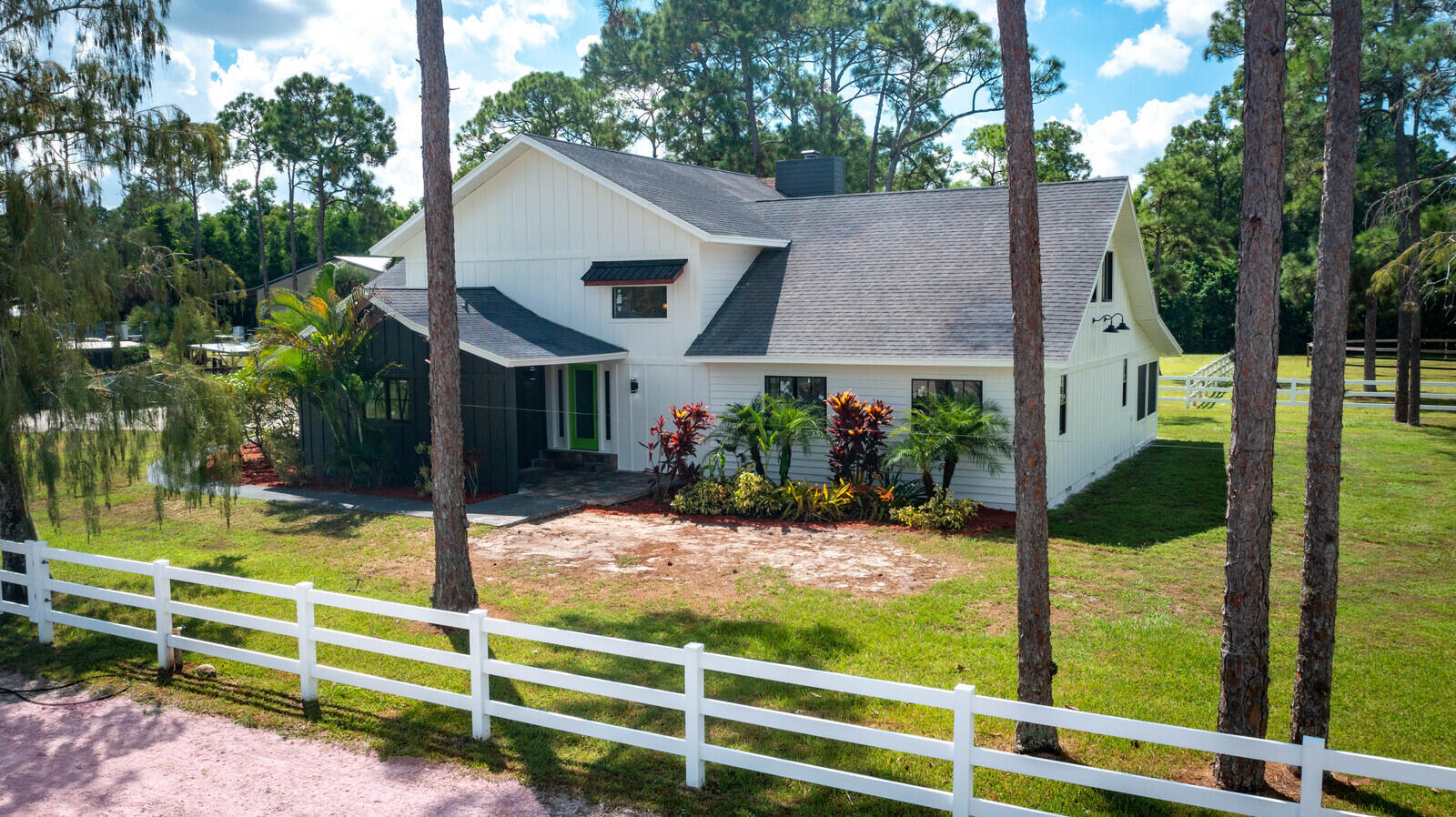 LOXAHATCHEE GROVES - Residential Lease