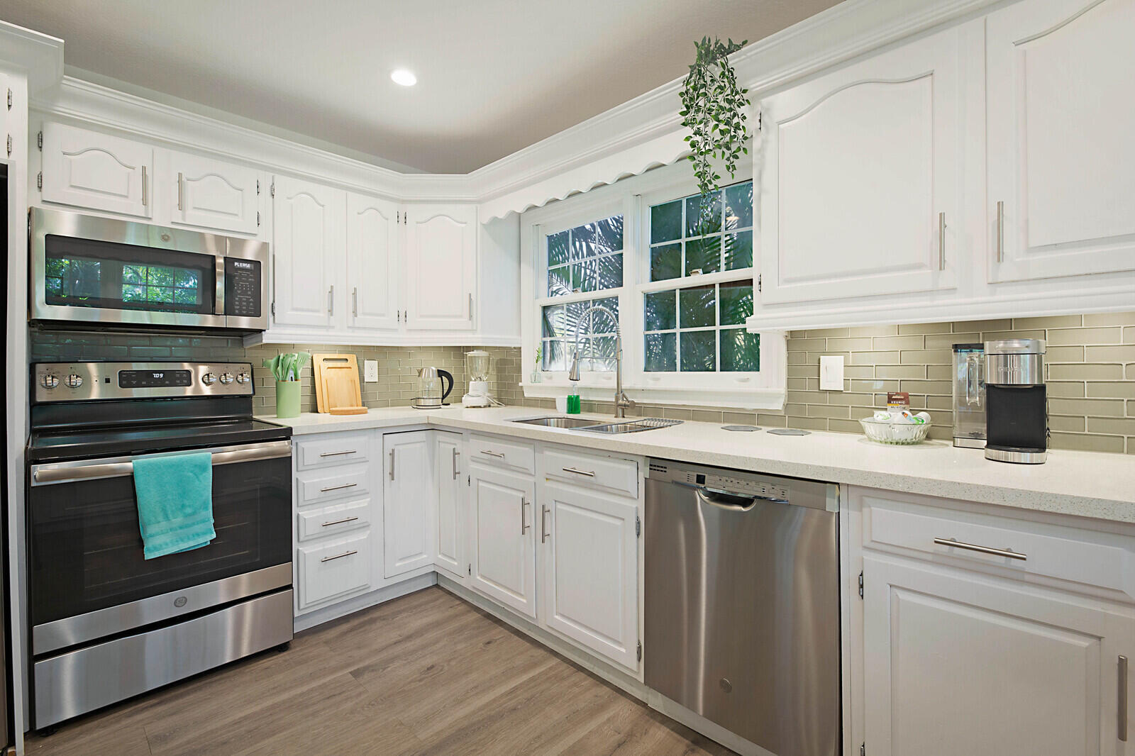 LOXAHATCHEE GROVES - Residential Lease