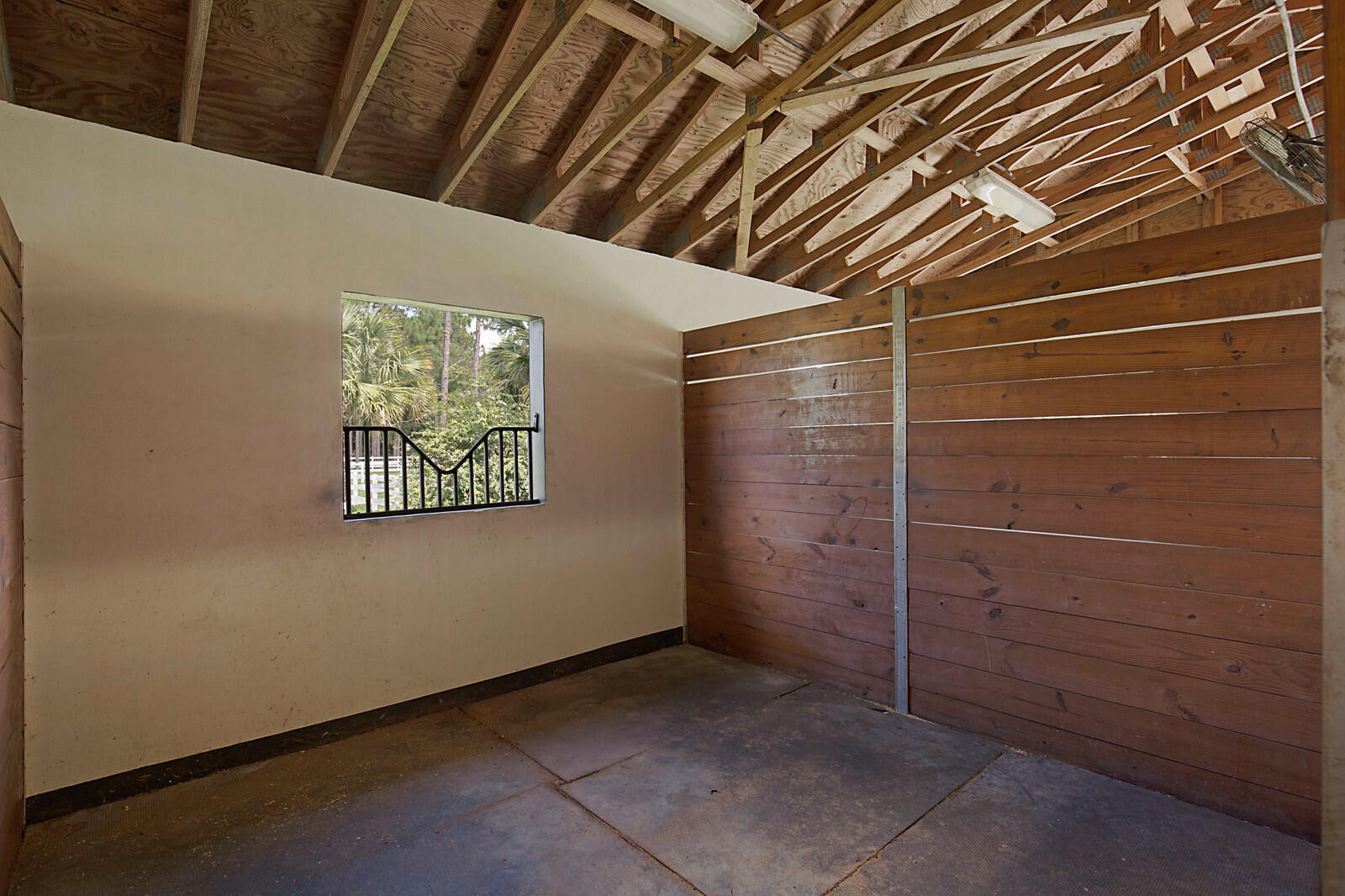 LOXAHATCHEE GROVES - Residential Lease