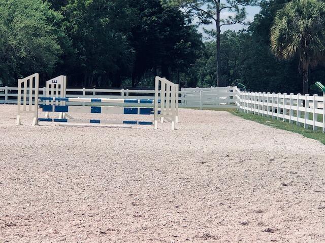 LOXAHATCHEE GROVES - Residential Lease
