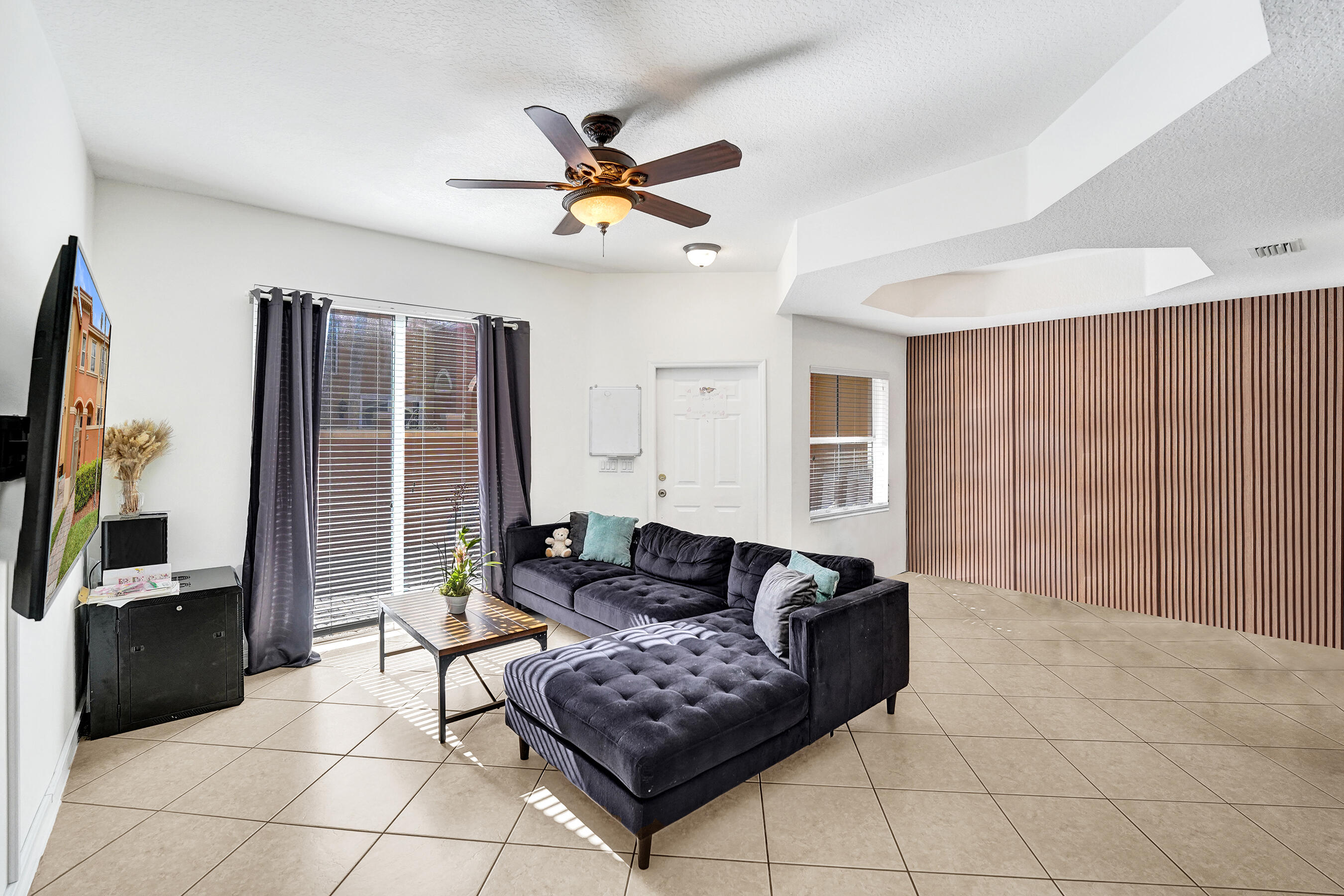 VILLAS AT HARBOR ISLES CONDO - Residential