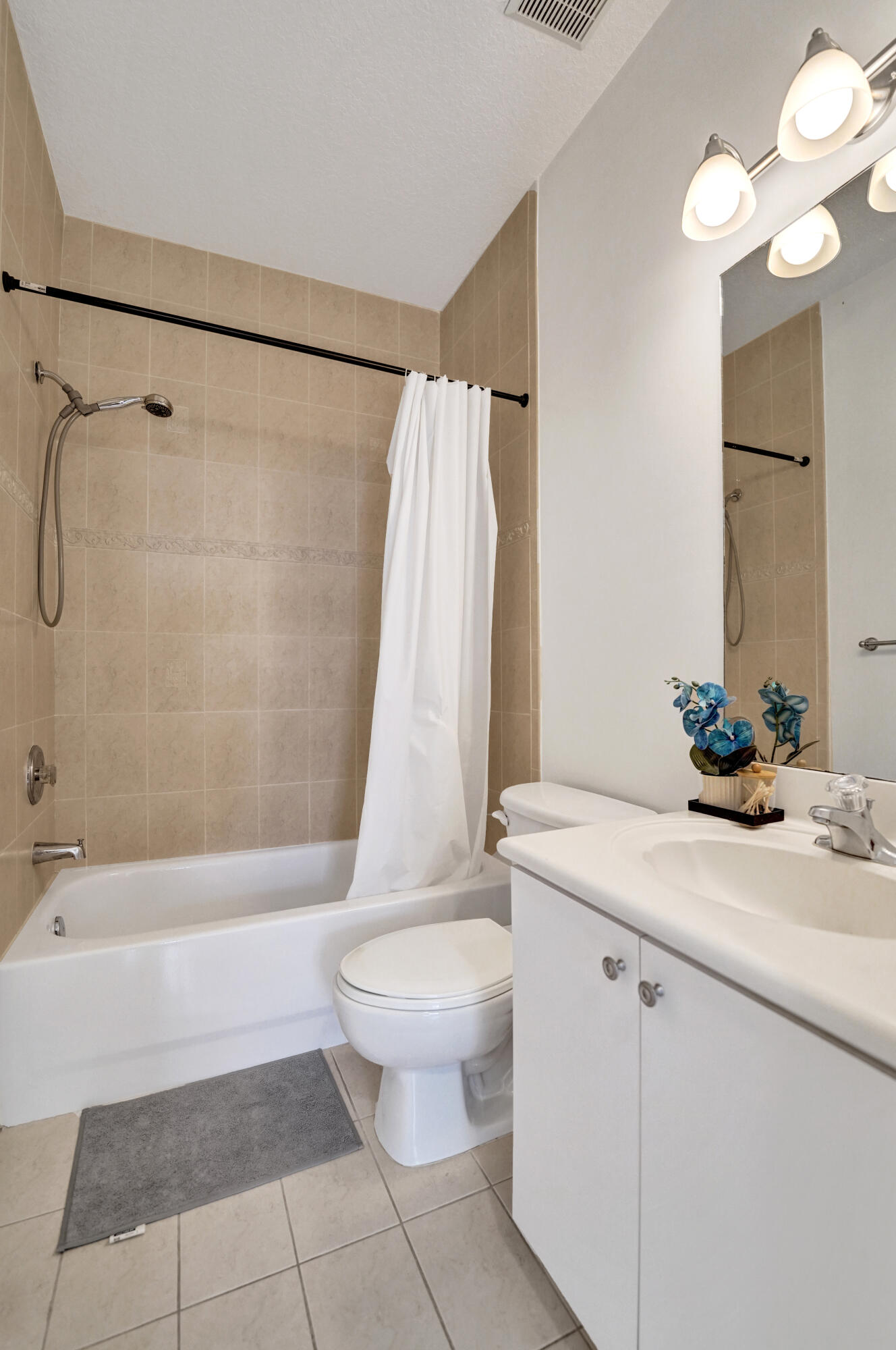 VILLAS AT HARBOR ISLES CONDO - Residential