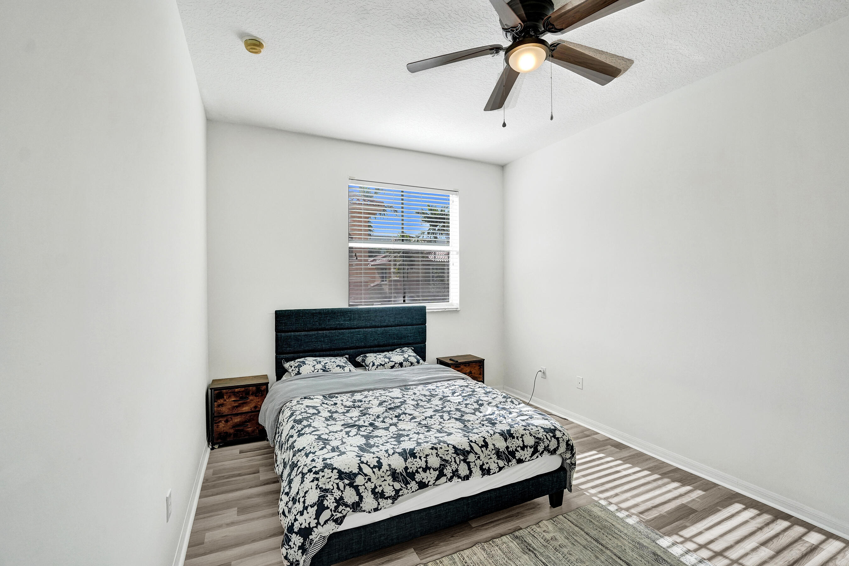 VILLAS AT HARBOR ISLES CONDO - Residential