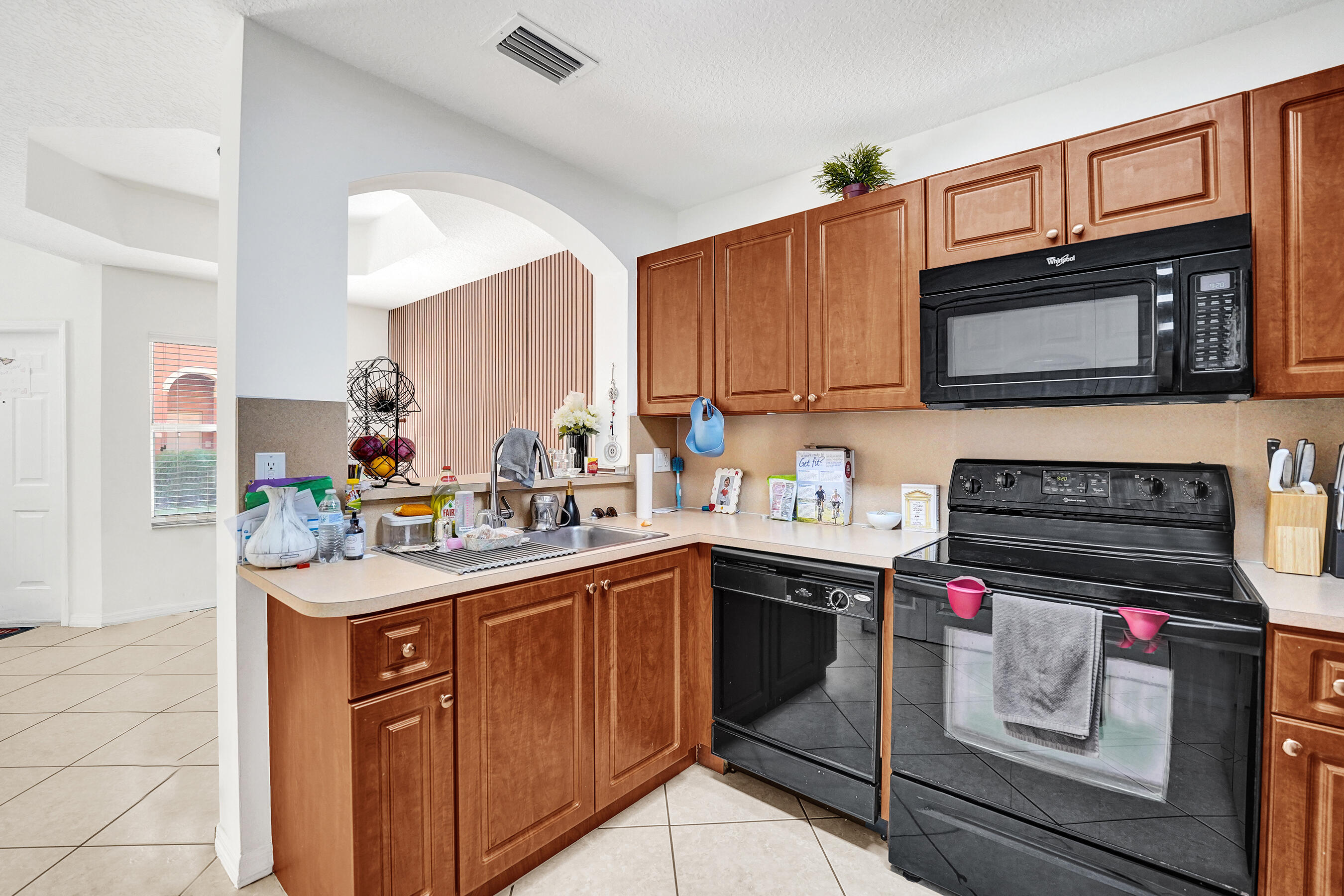 VILLAS AT HARBOR ISLES CONDO - Residential