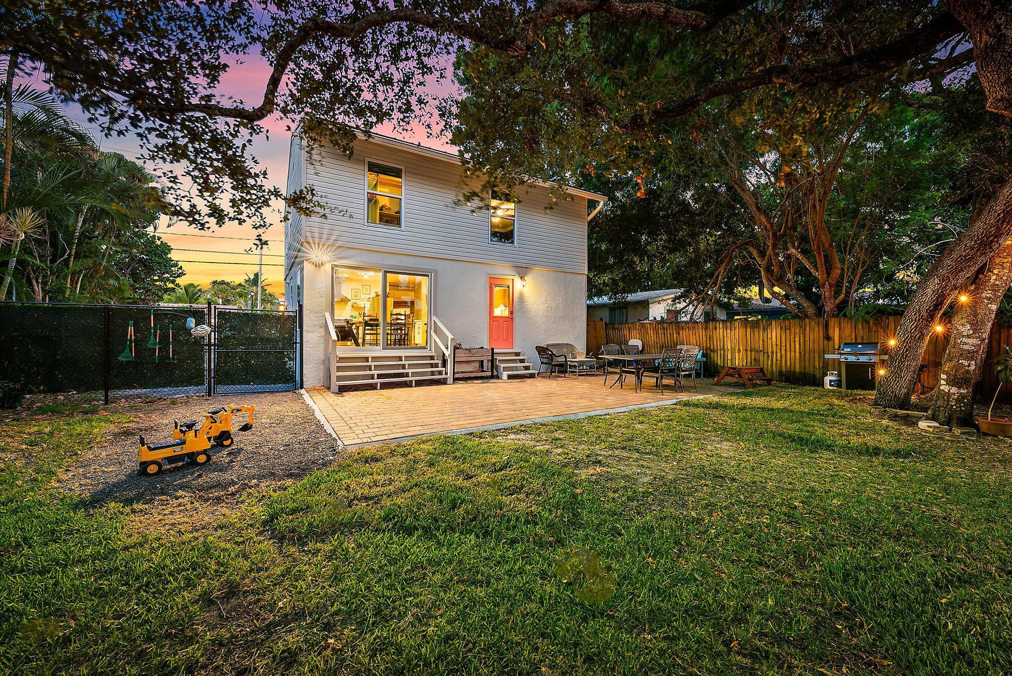 PINE GARDENS - Residential