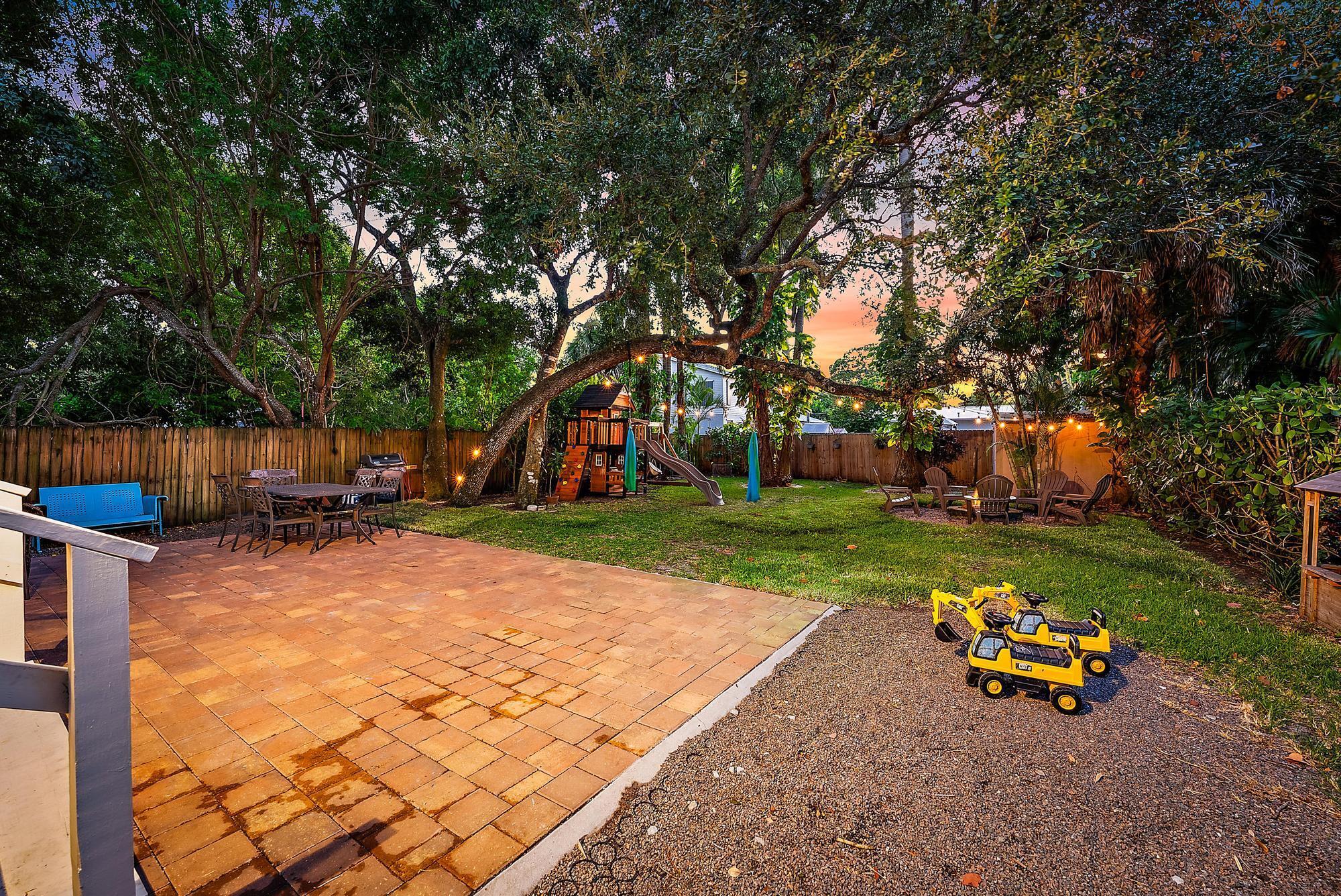 PINE GARDENS - Residential