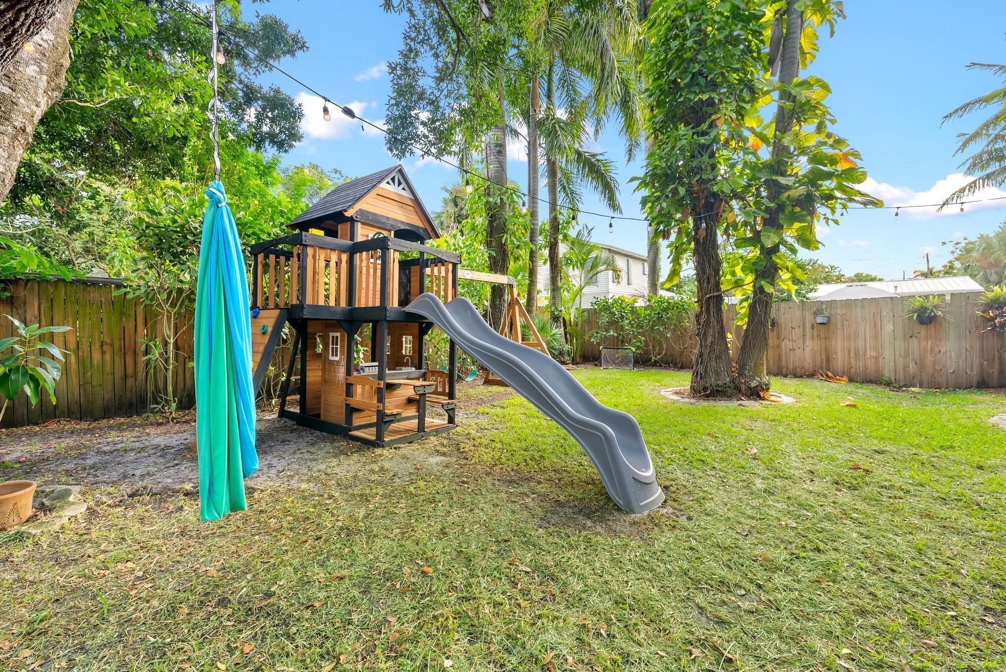 PINE GARDENS - Residential