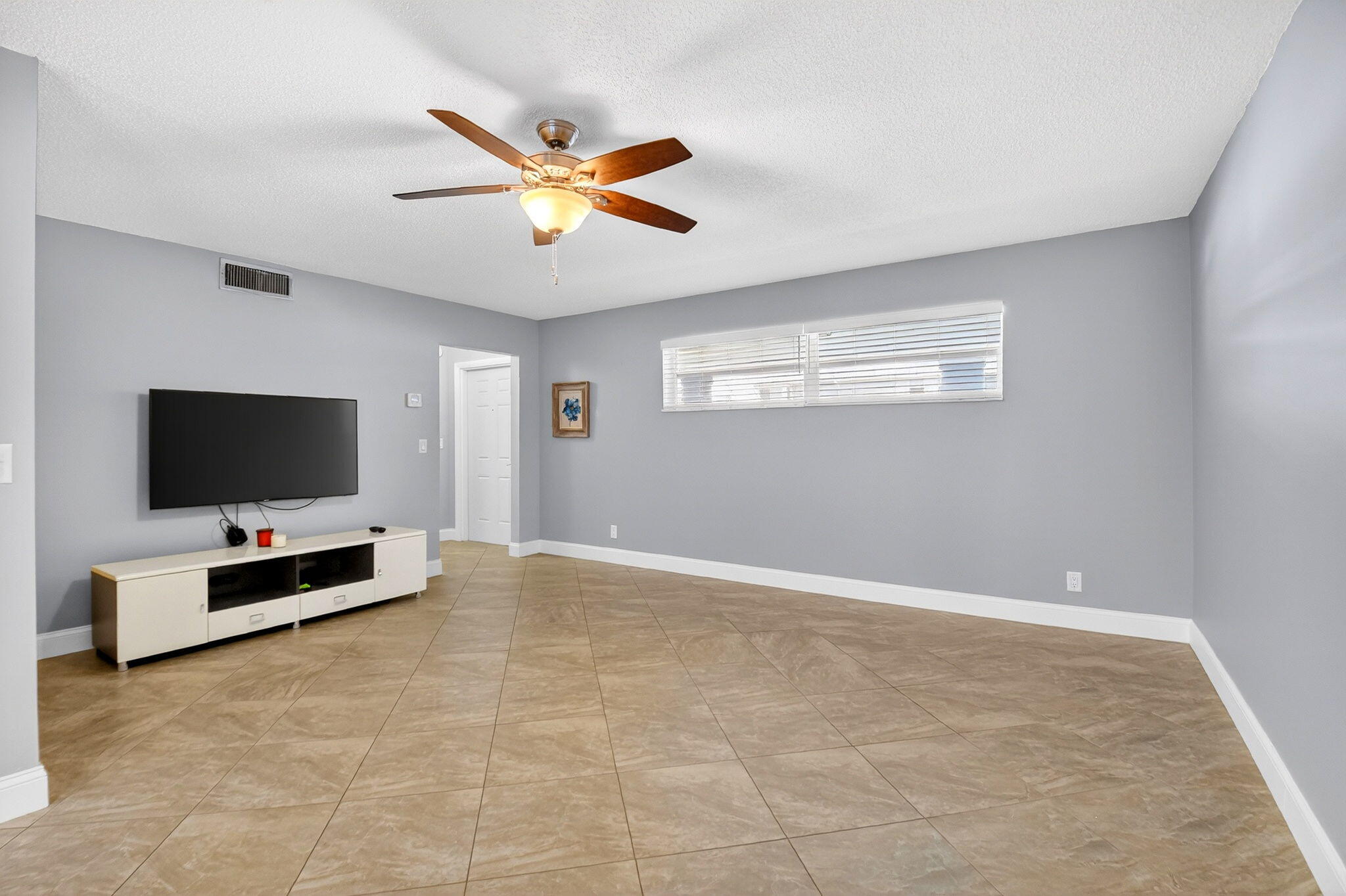 COLONIAL CLUB CONDO SEC 1 - Residential Lease