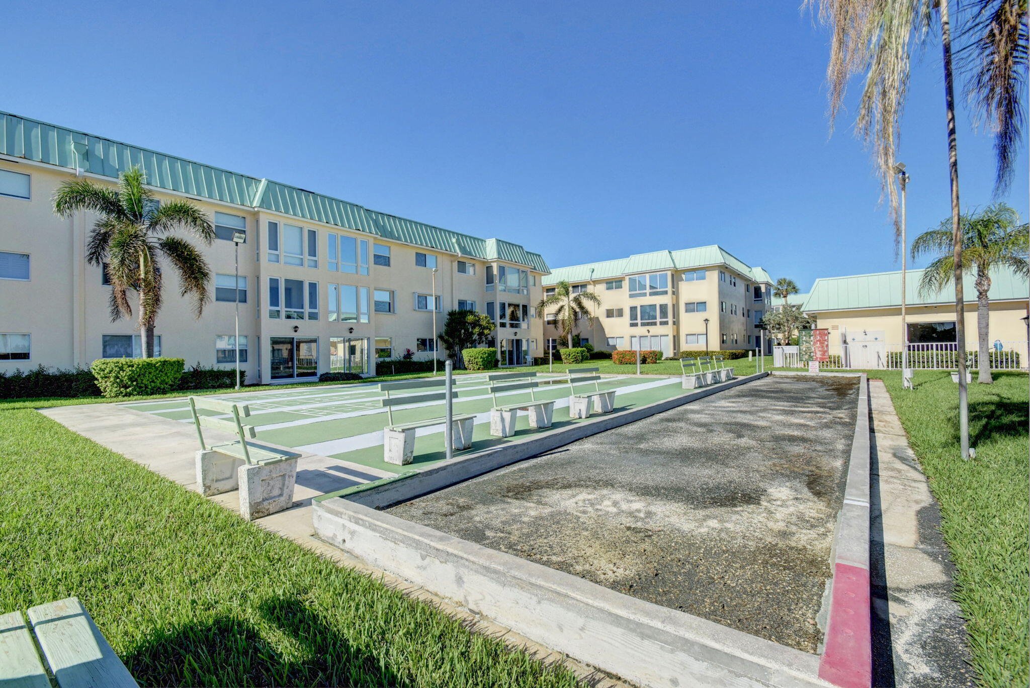 COLONIAL CLUB CONDO SEC 1 - Residential Lease