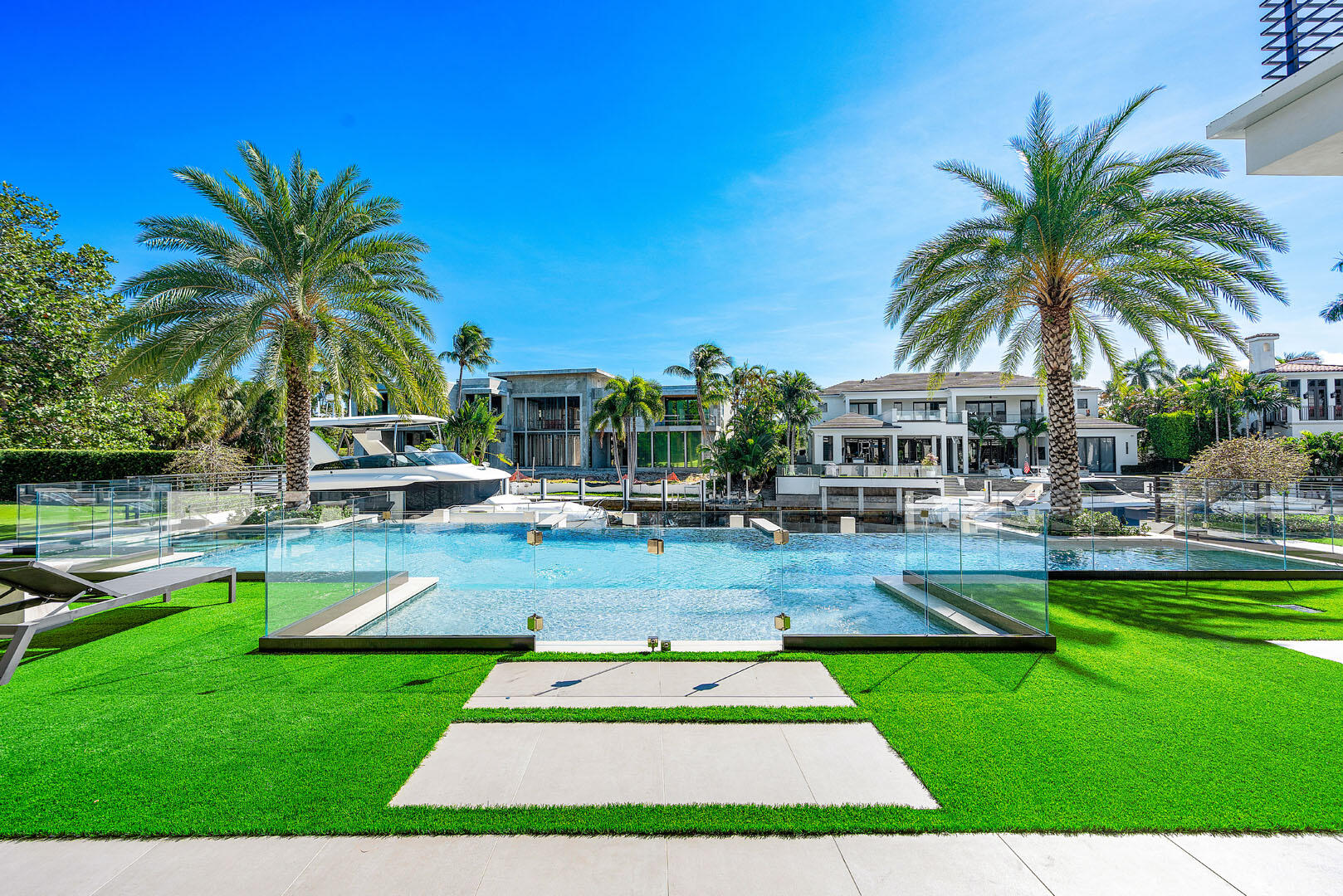 ROYAL PALM YACHT & COUNTRY CLUB SUB - Residential