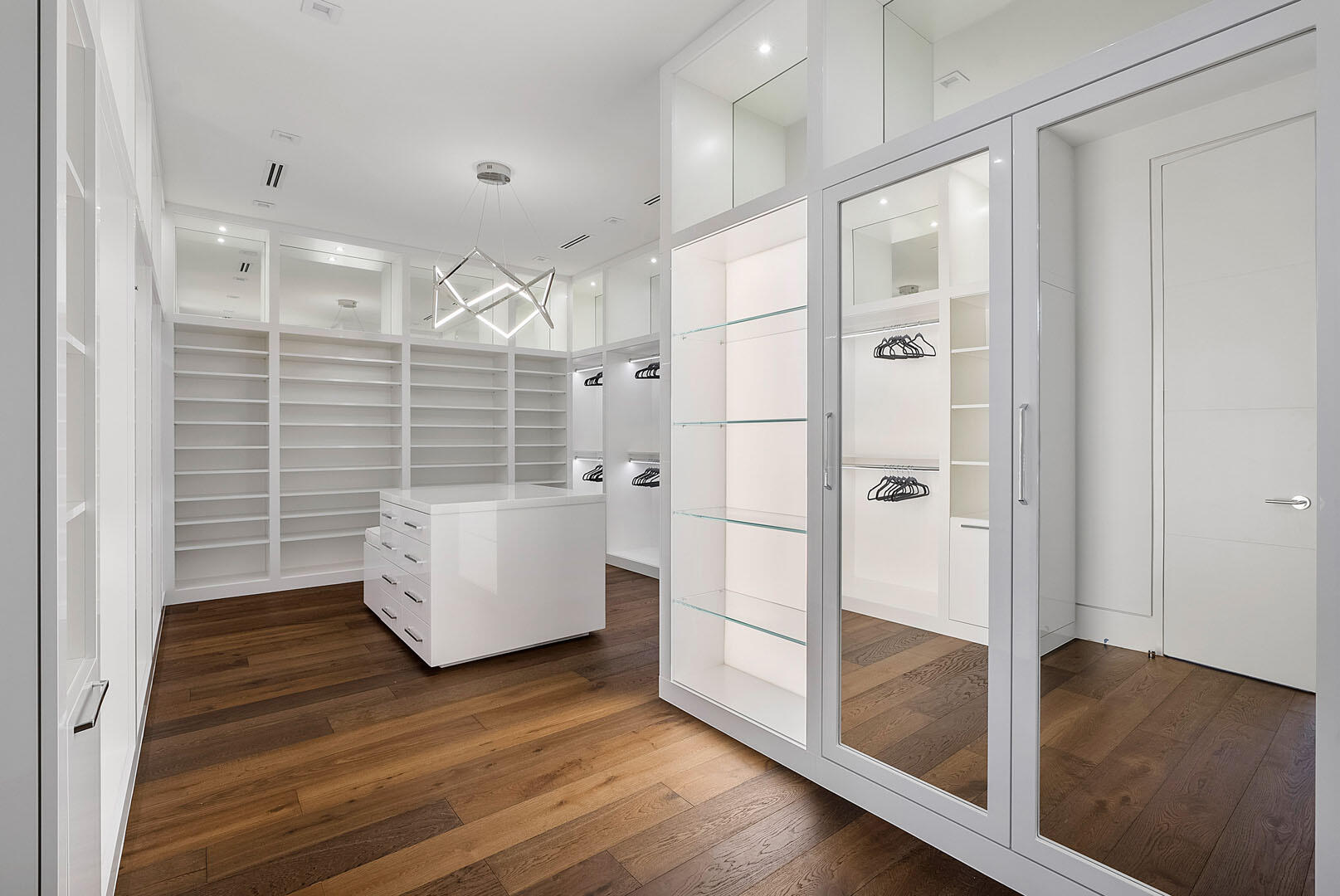 ROYAL PALM YACHT & COUNTRY CLUB SUB - Residential