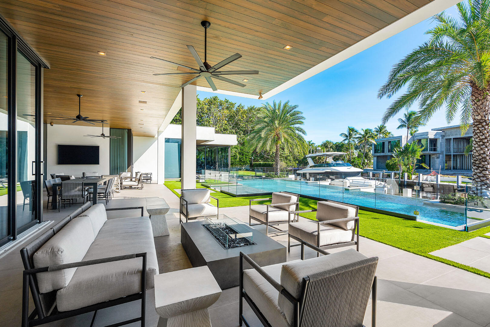 ROYAL PALM YACHT & COUNTRY CLUB SUB - Residential