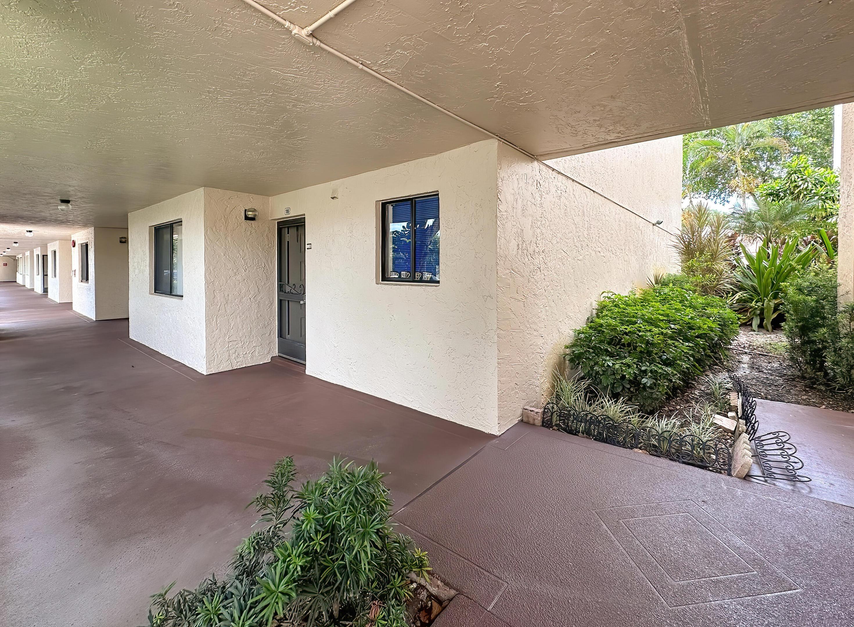 POINCIANA LAKES CONDO - Residential Lease