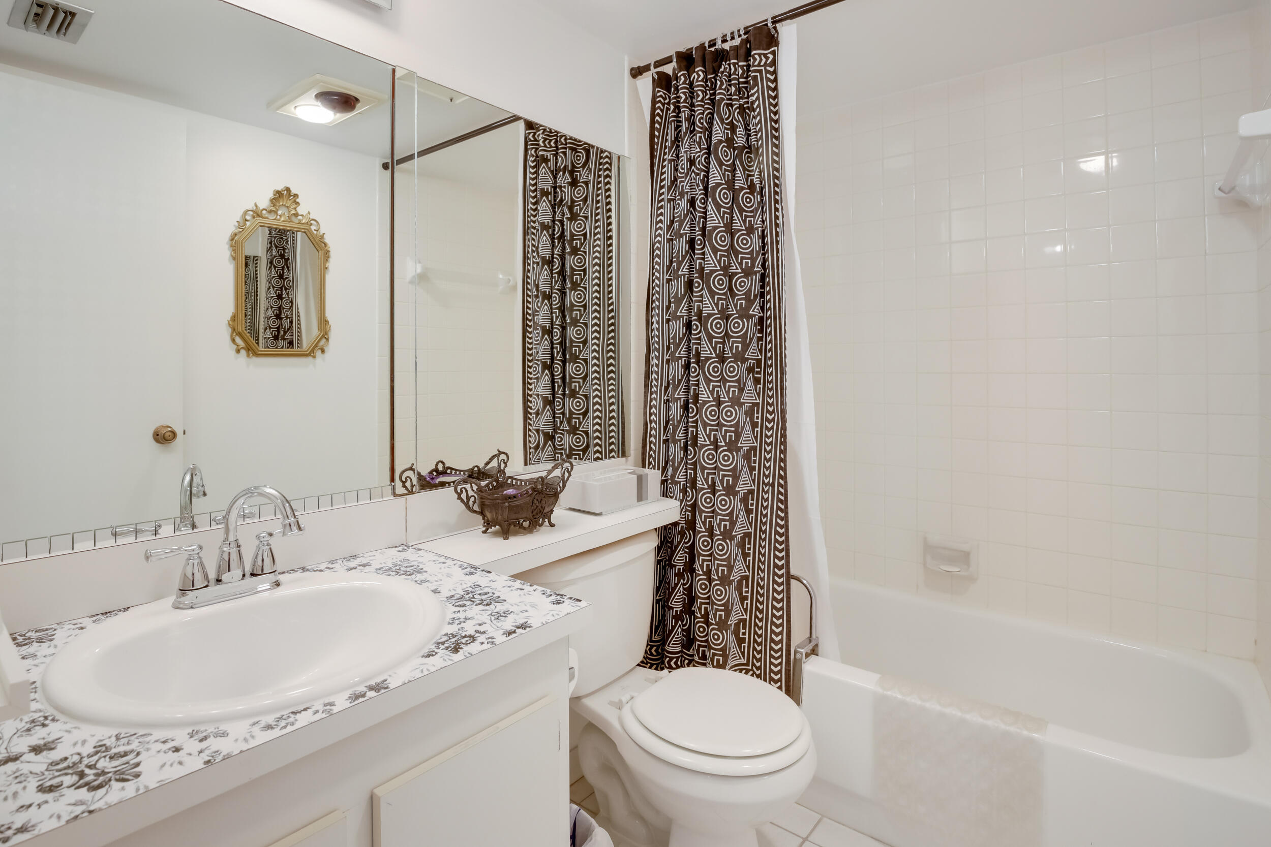 POINCIANA LAKES CONDO - Residential Lease