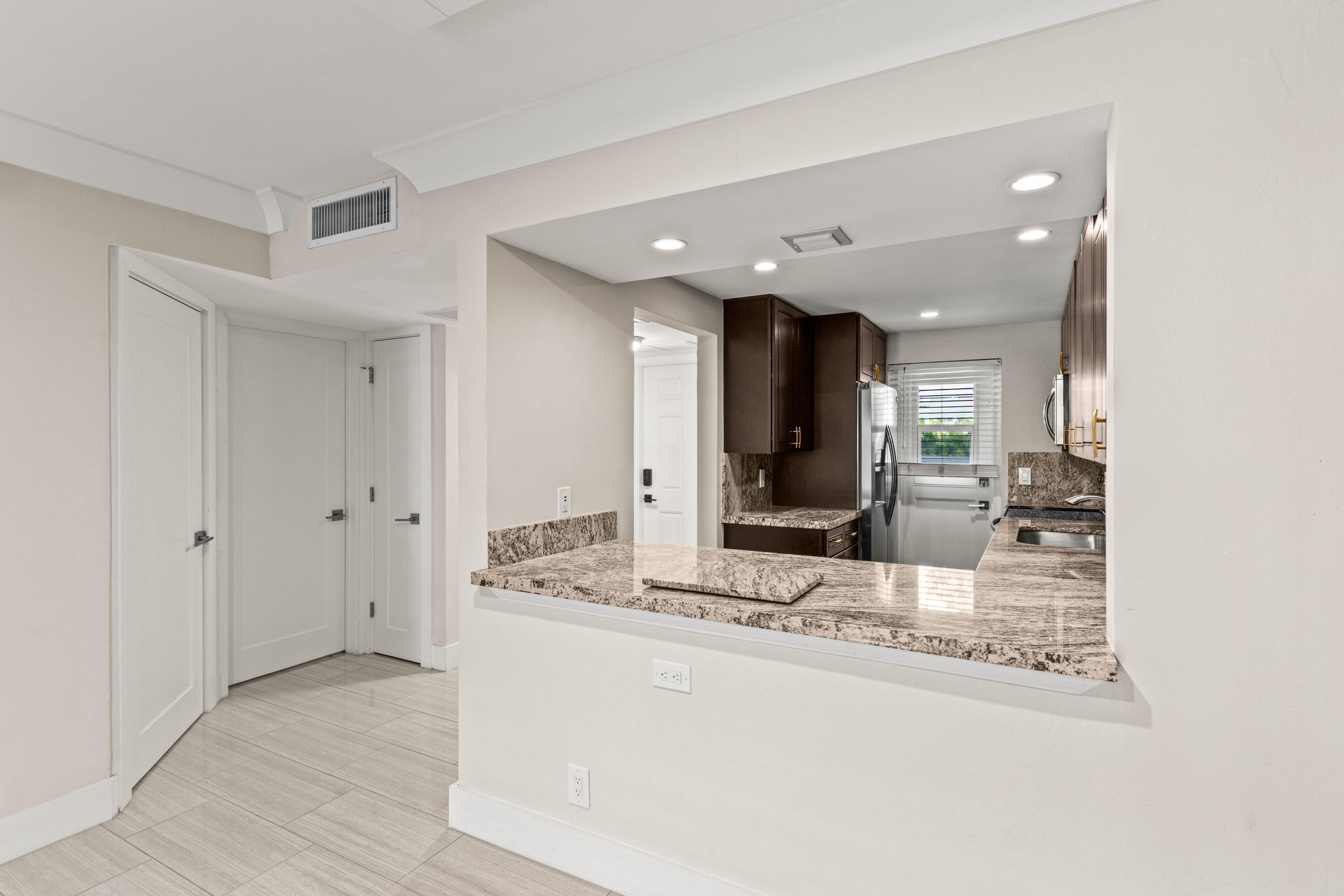 LIGHTHOUSE POINT PLAZA CONDO - Residential