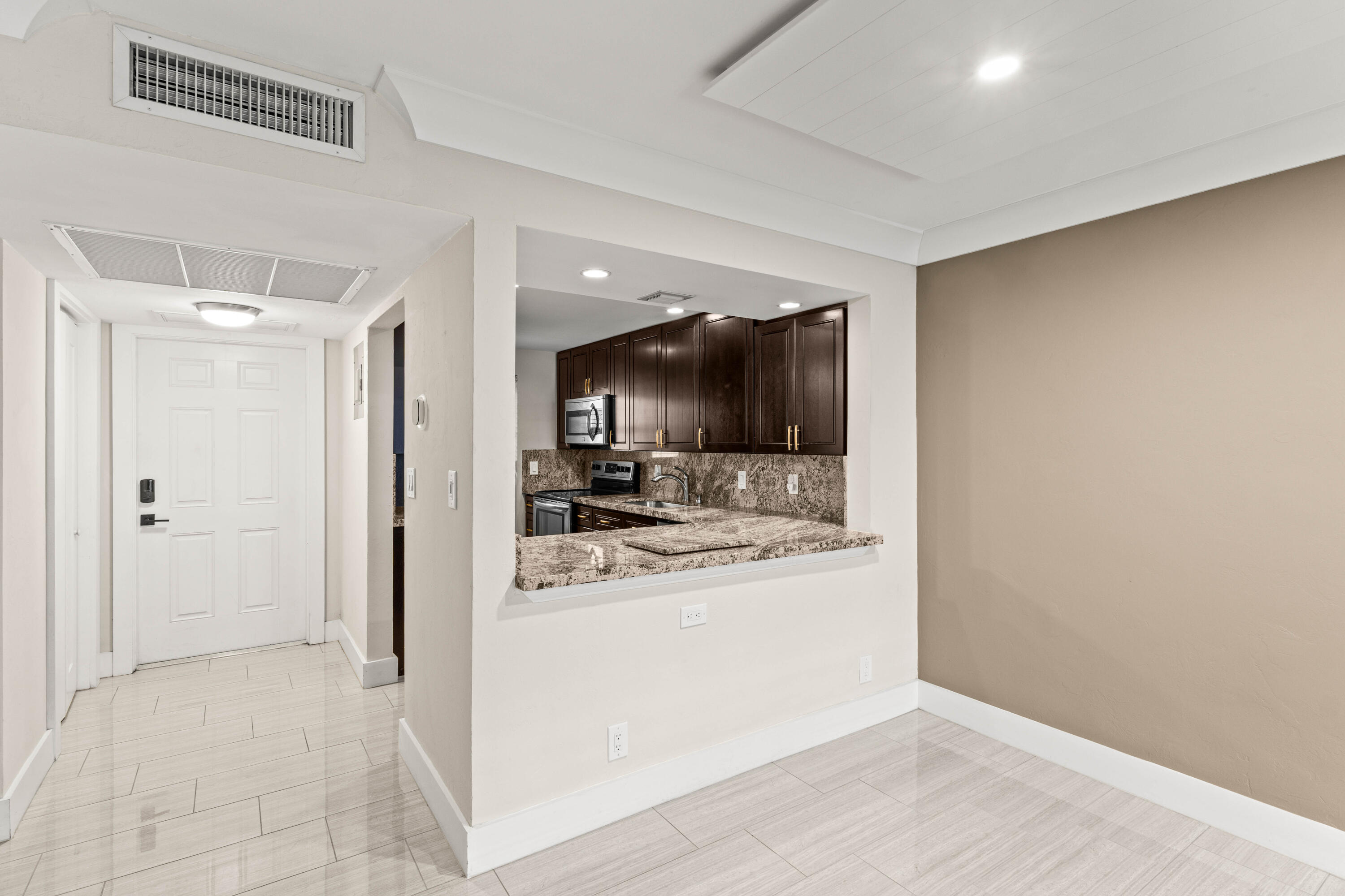 LIGHTHOUSE POINT PLAZA CONDO - Residential