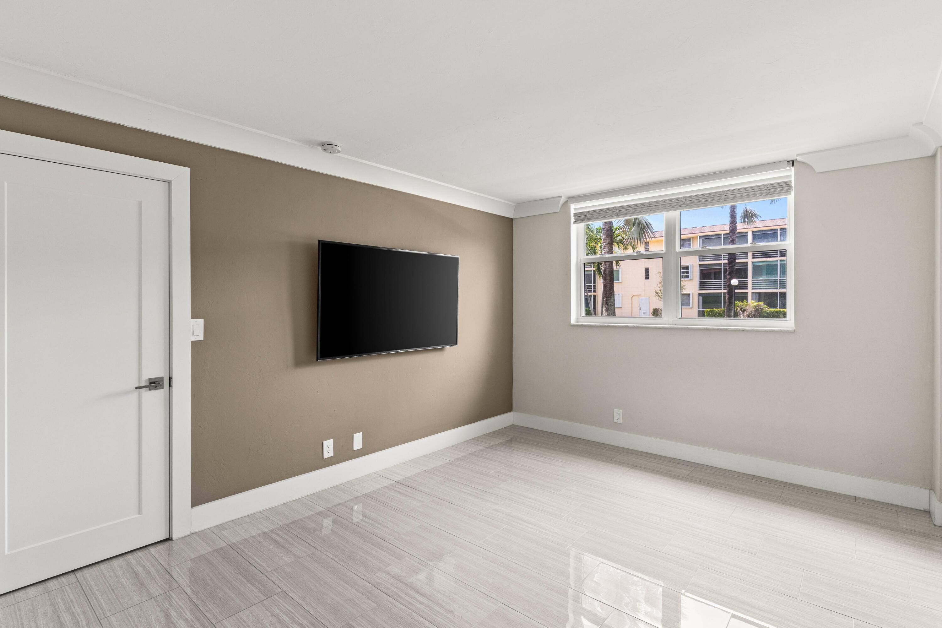 LIGHTHOUSE POINT PLAZA CONDO - Residential