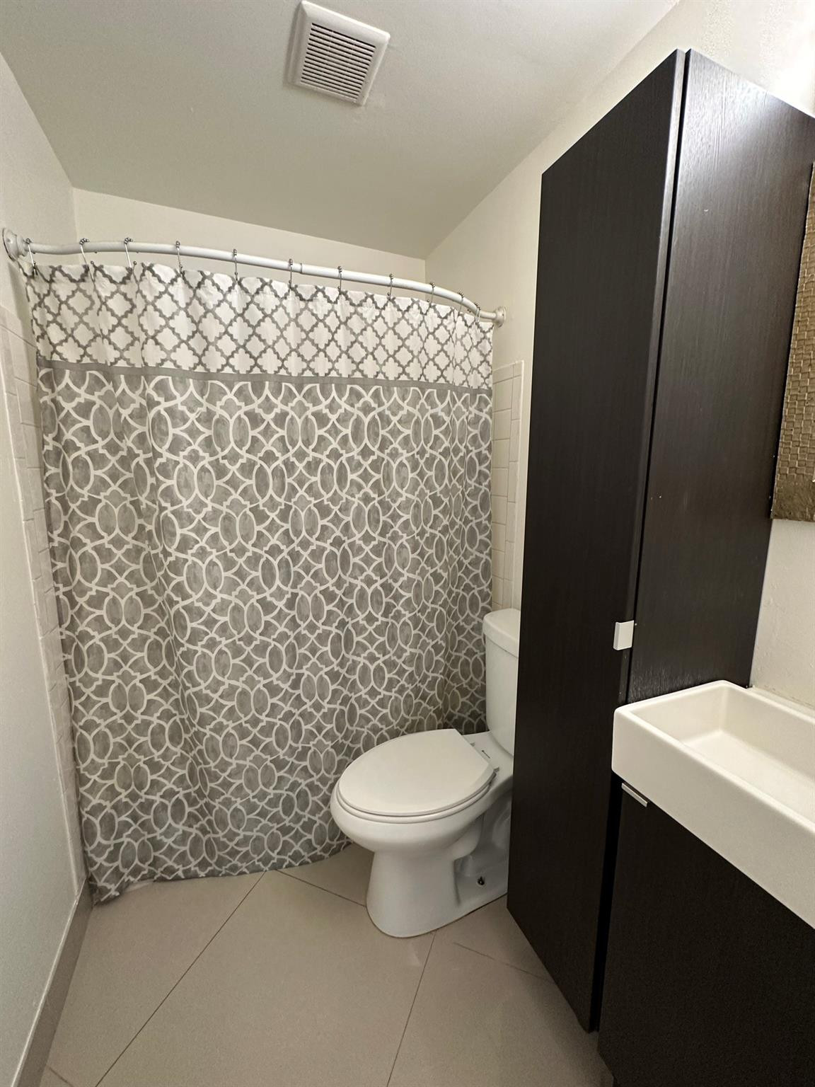 LOCH LOMOND SEC 3 - Residential Lease
